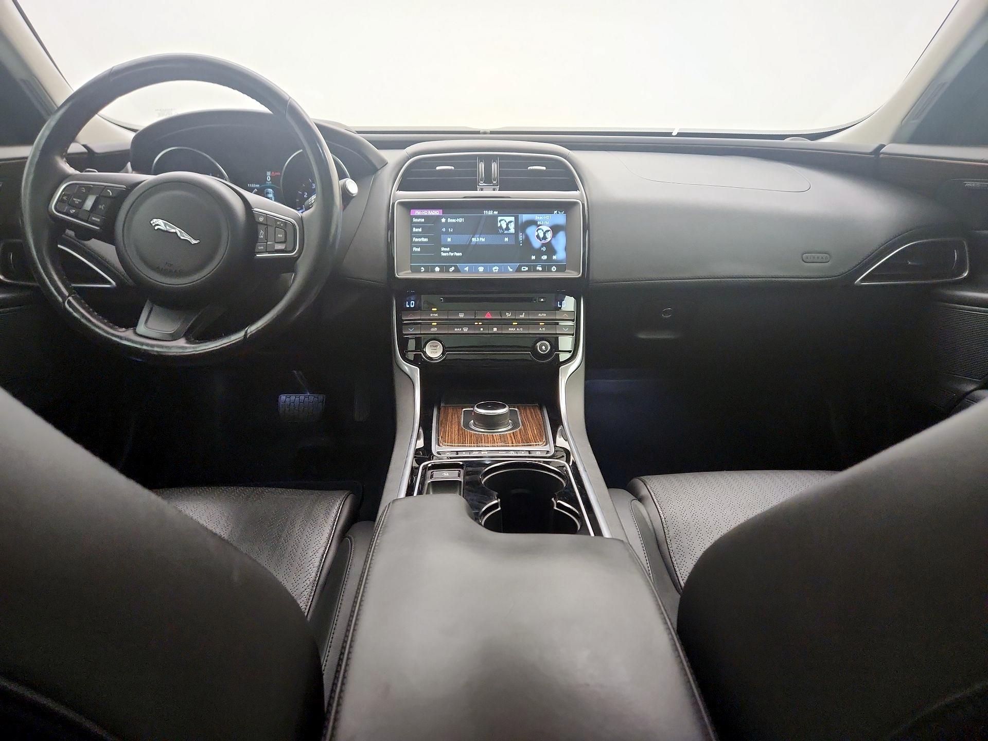 Thumbnail: 2017 Jaguar XE - 9