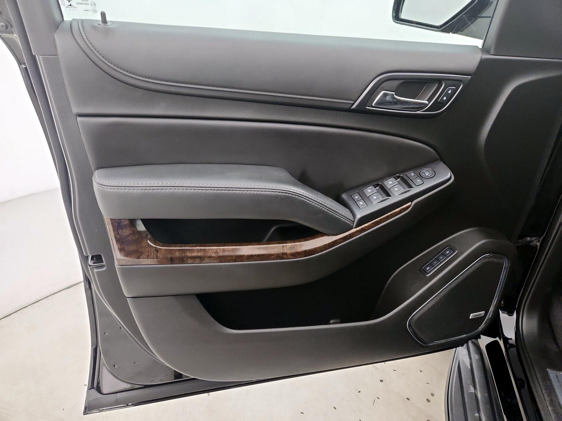 Thumbnail: 2019 Chevrolet Suburban - 12