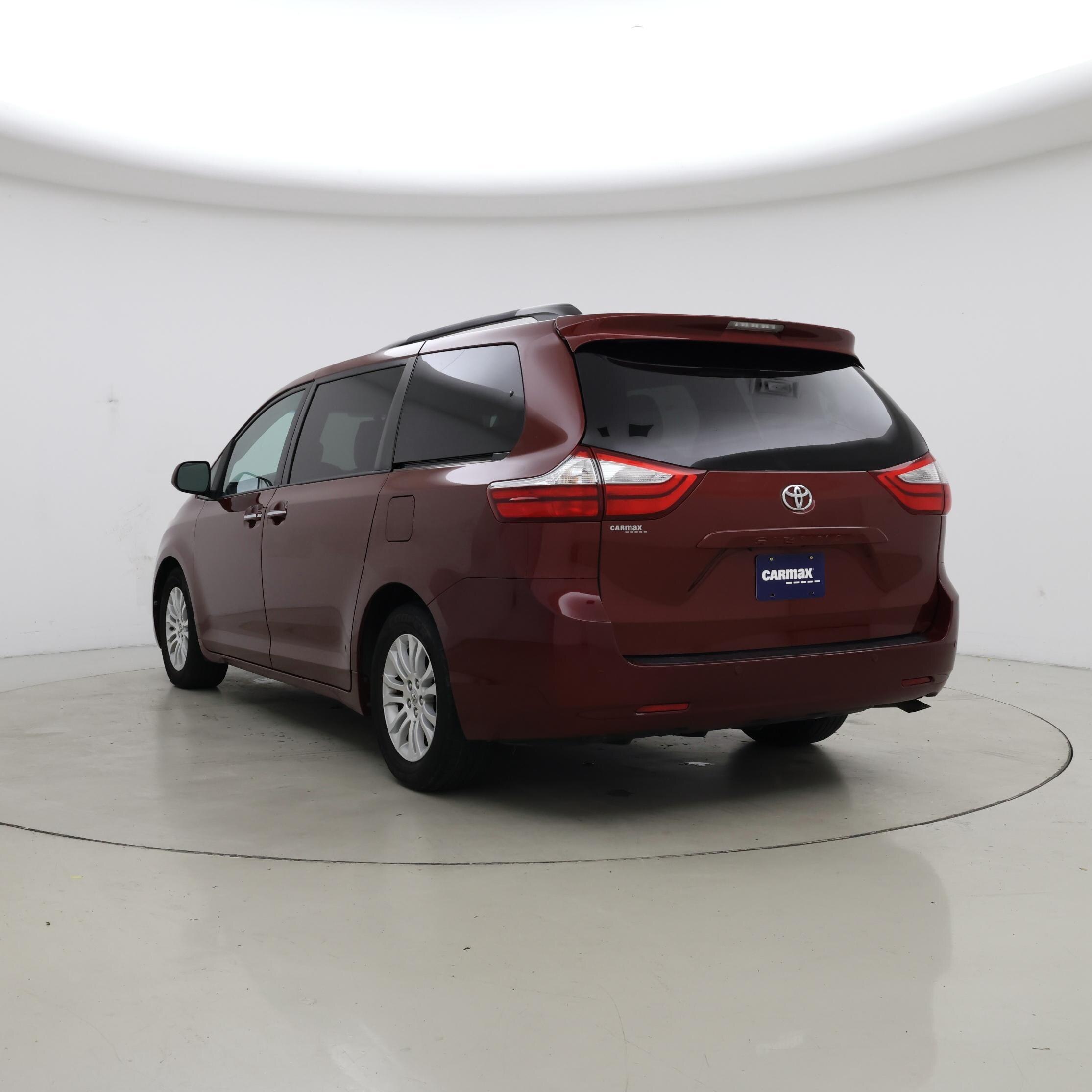 Thumbnail: 2015 Toyota Sienna - 2