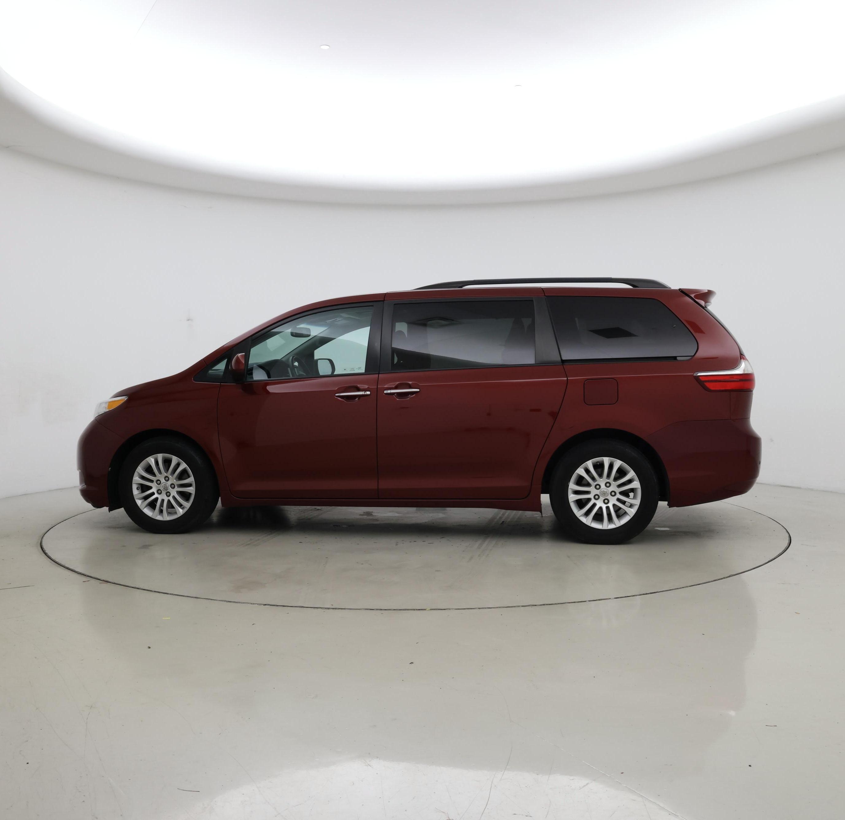 Thumbnail: 2015 Toyota Sienna - 3
