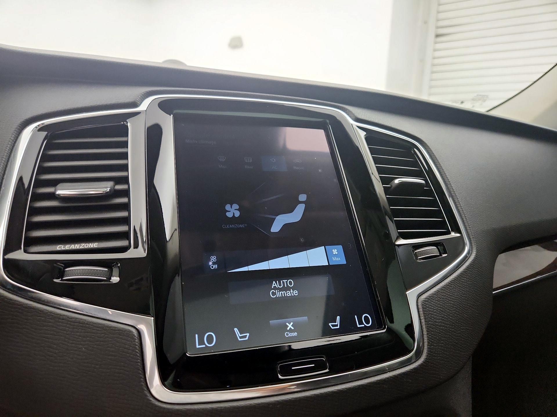 Thumbnail: 2016 Volvo XC90 - 17