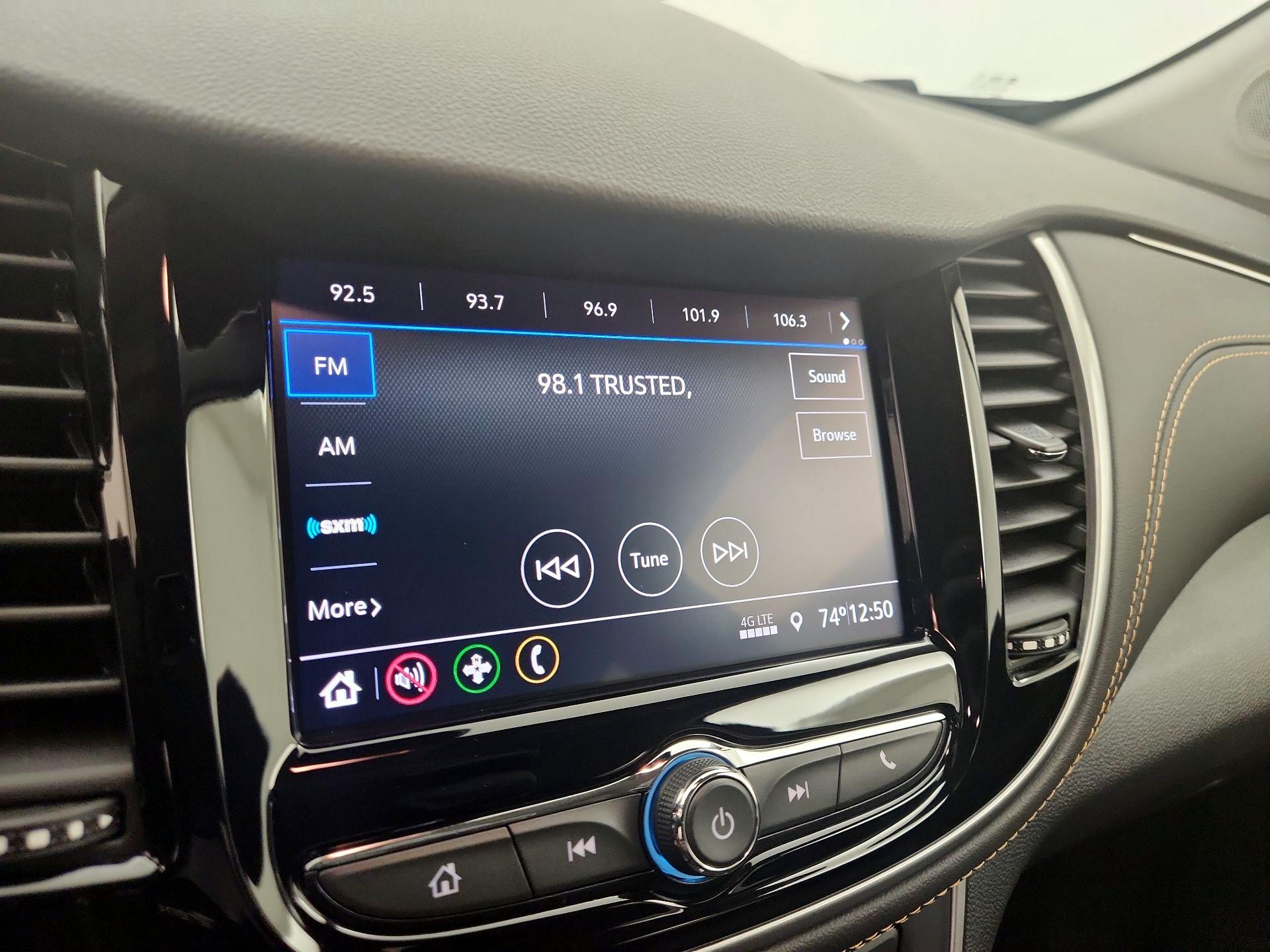 Thumbnail: 2022 Chevrolet Trax - 15