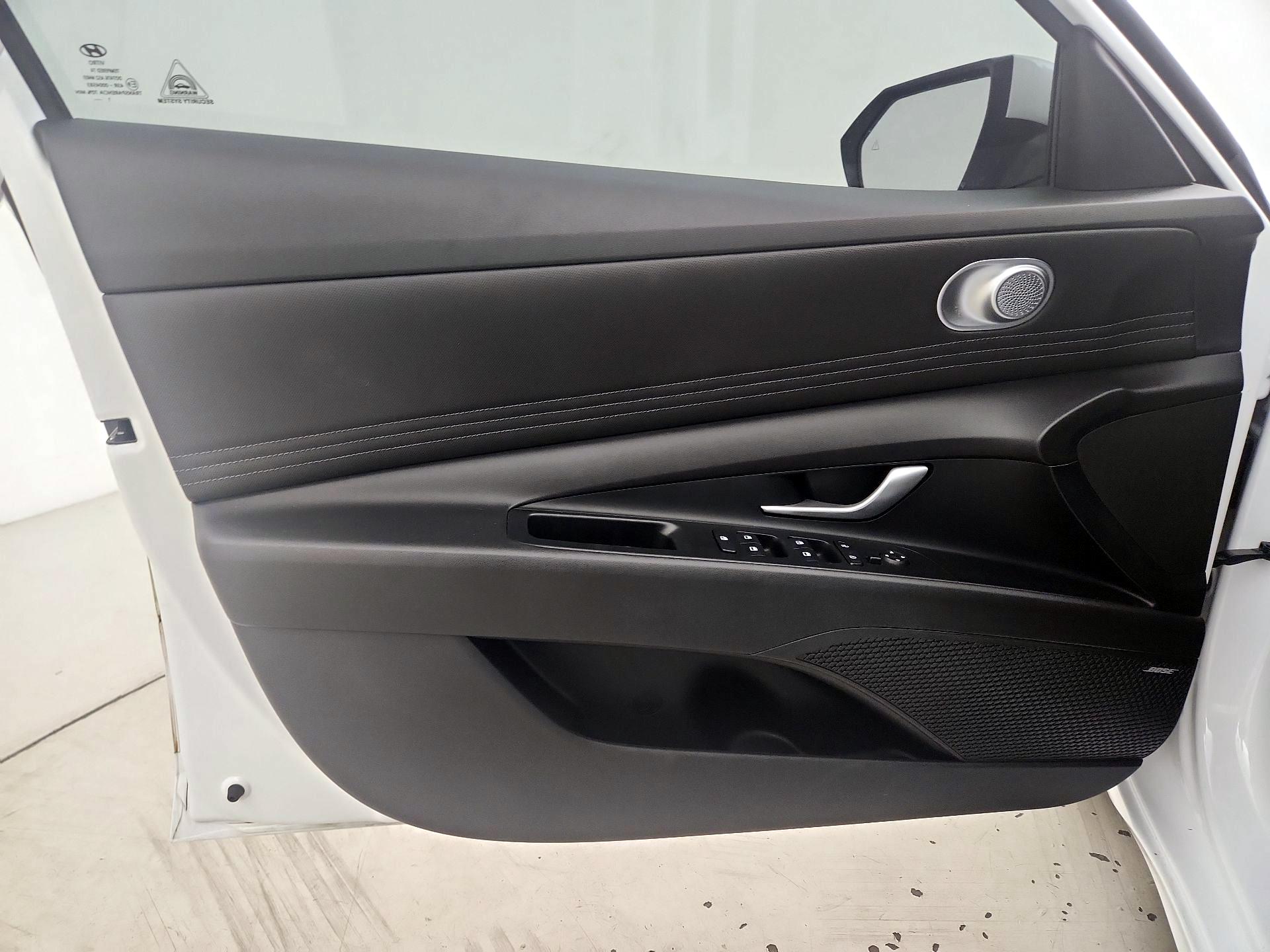 Thumbnail: 2022 Hyundai Elantra - 12
