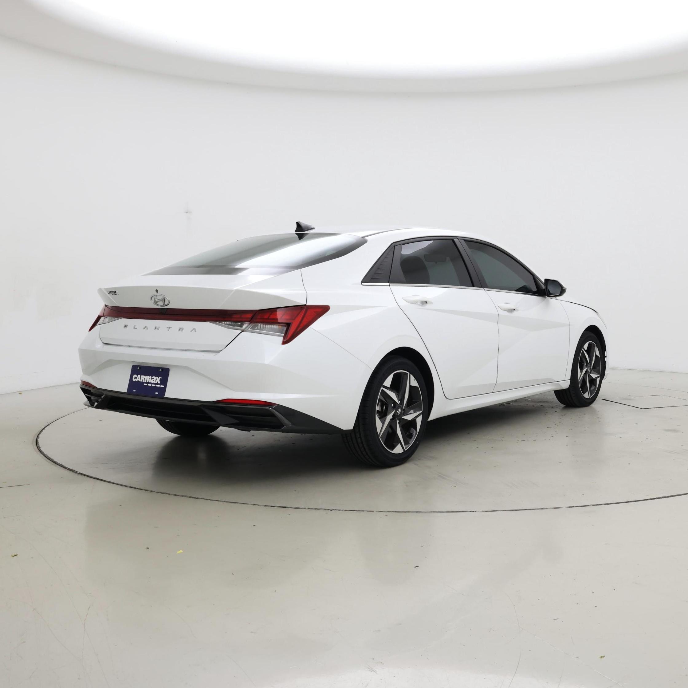 Thumbnail: 2022 Hyundai Elantra - 8