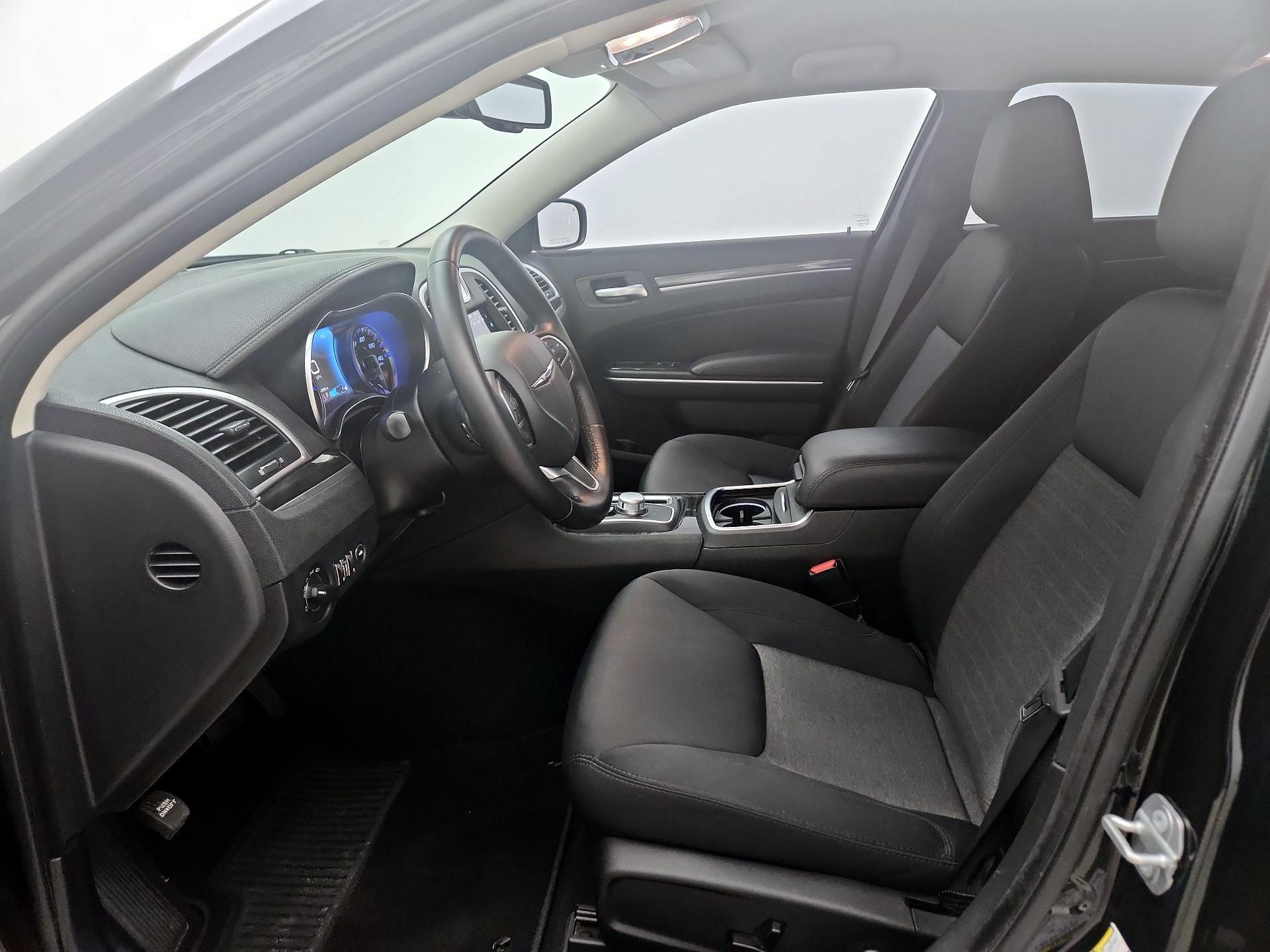 Thumbnail: 2019 Chrysler 300 - 11