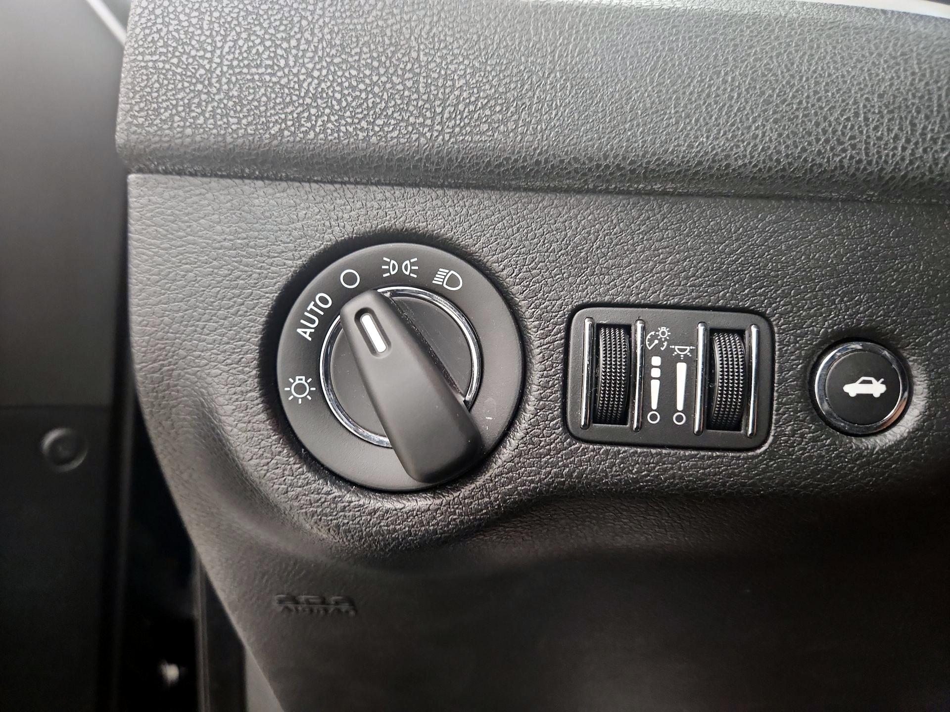 Thumbnail: 2019 Chrysler 300 - 13
