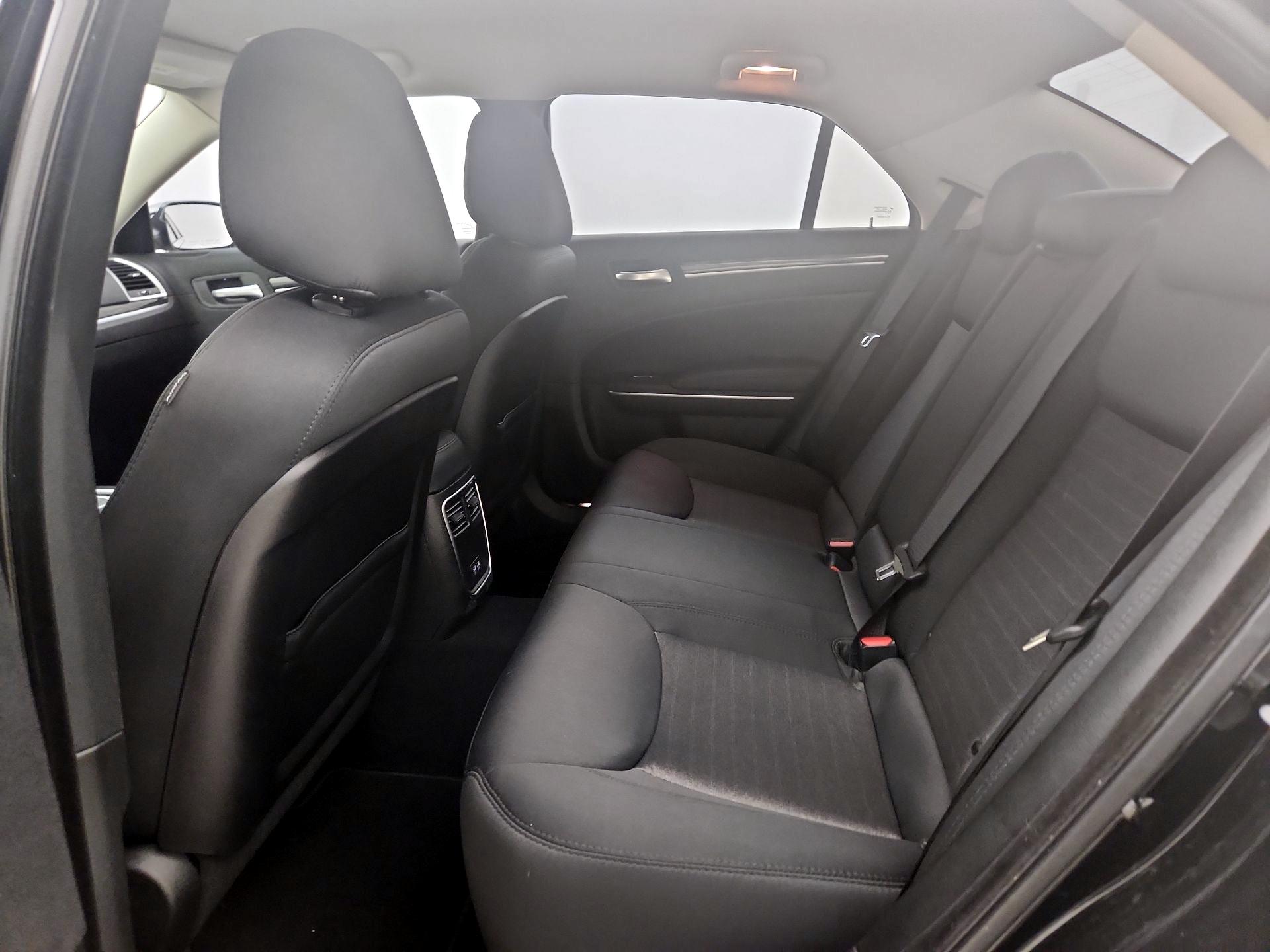 Thumbnail: 2019 Chrysler 300 - 19