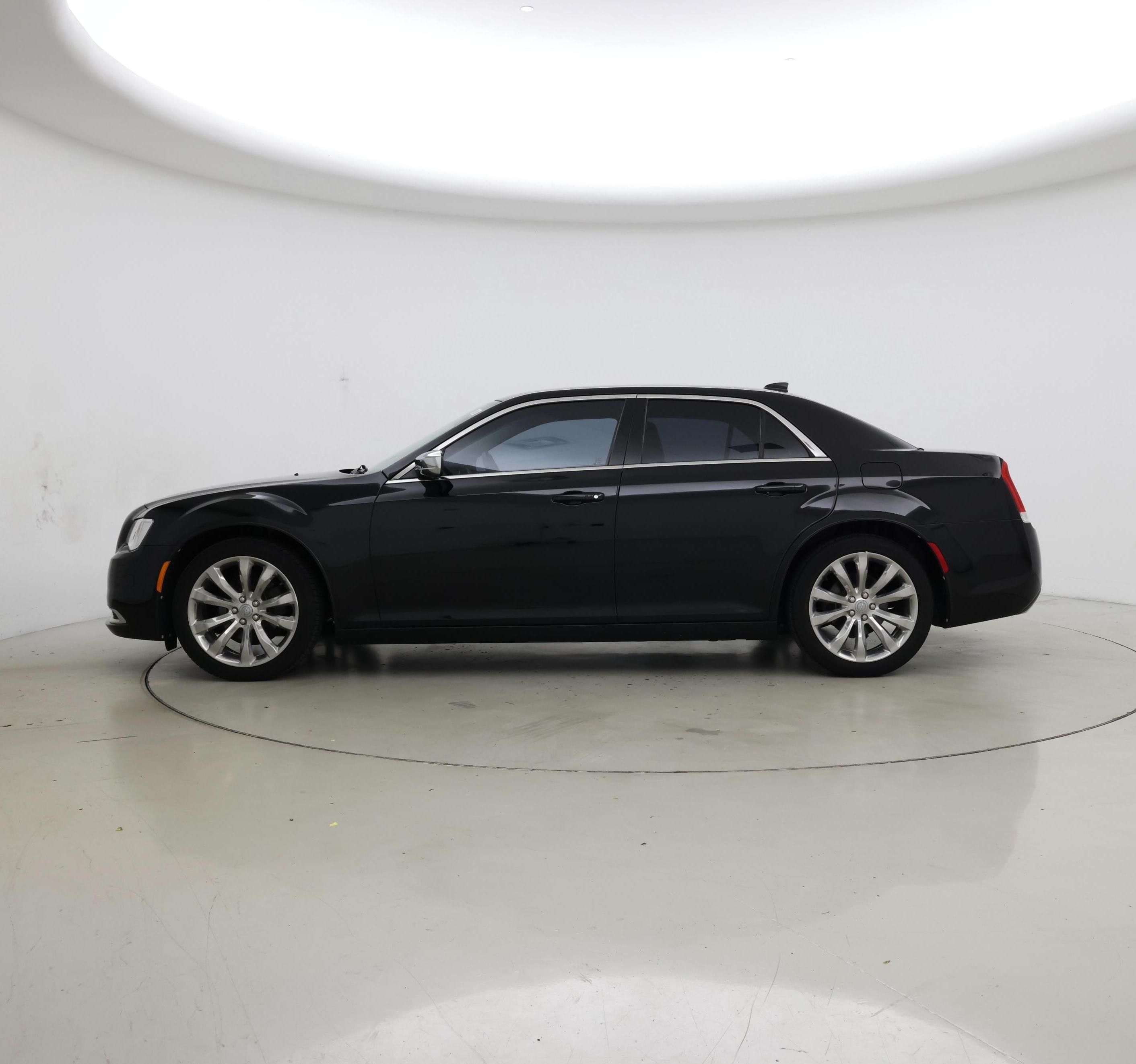 Thumbnail: 2019 Chrysler 300 - 3
