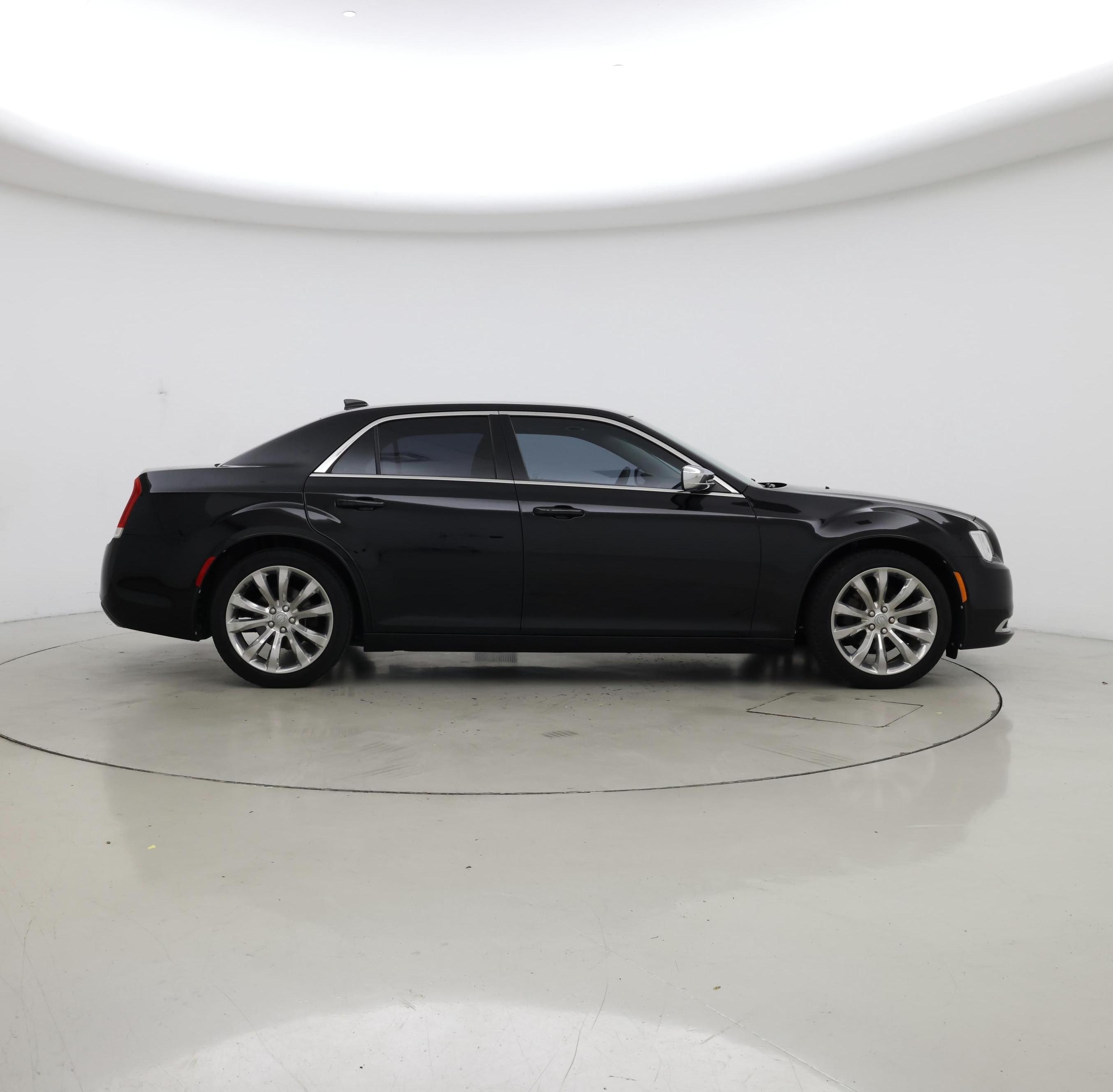 Thumbnail: 2019 Chrysler 300 - 7