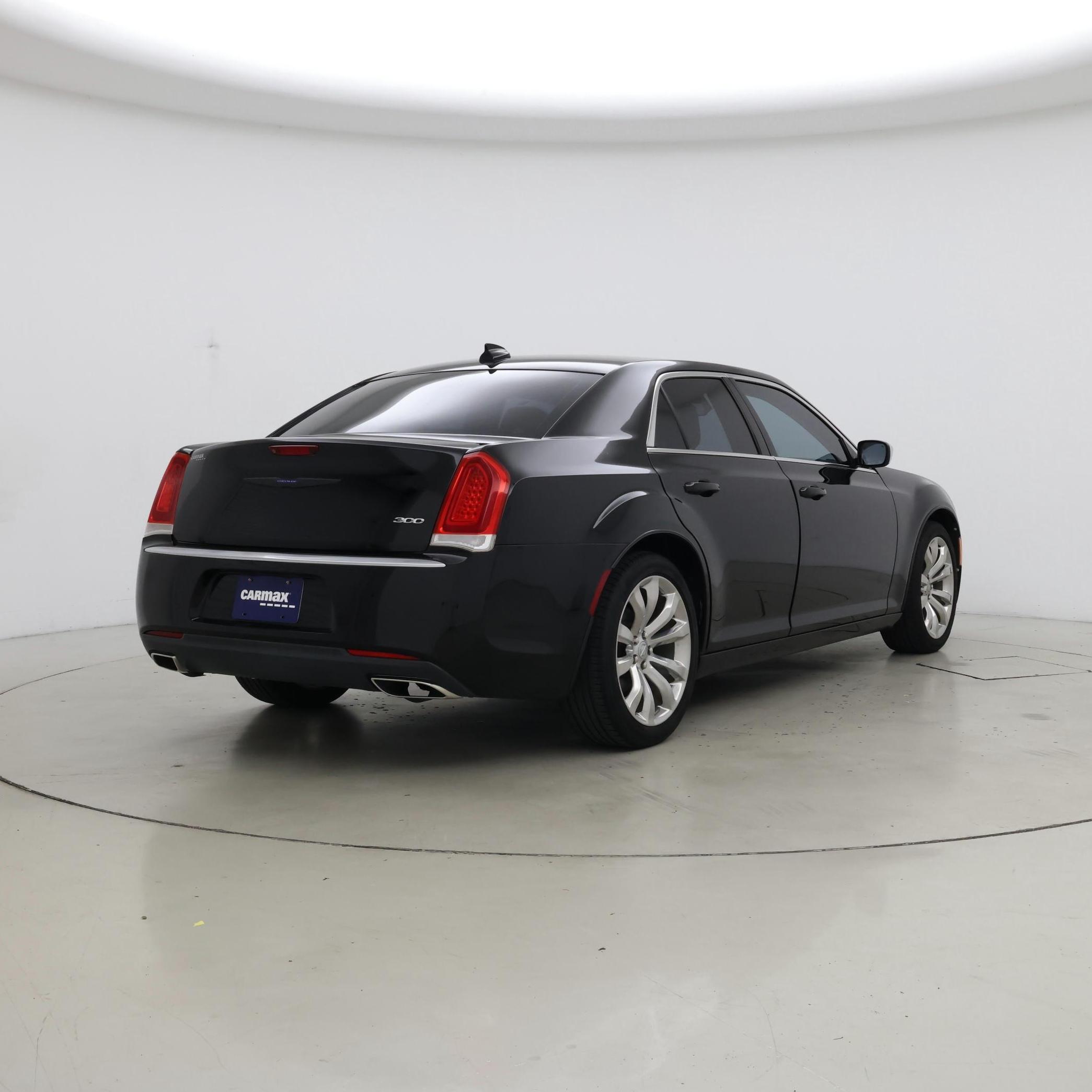 Thumbnail: 2019 Chrysler 300 - 8