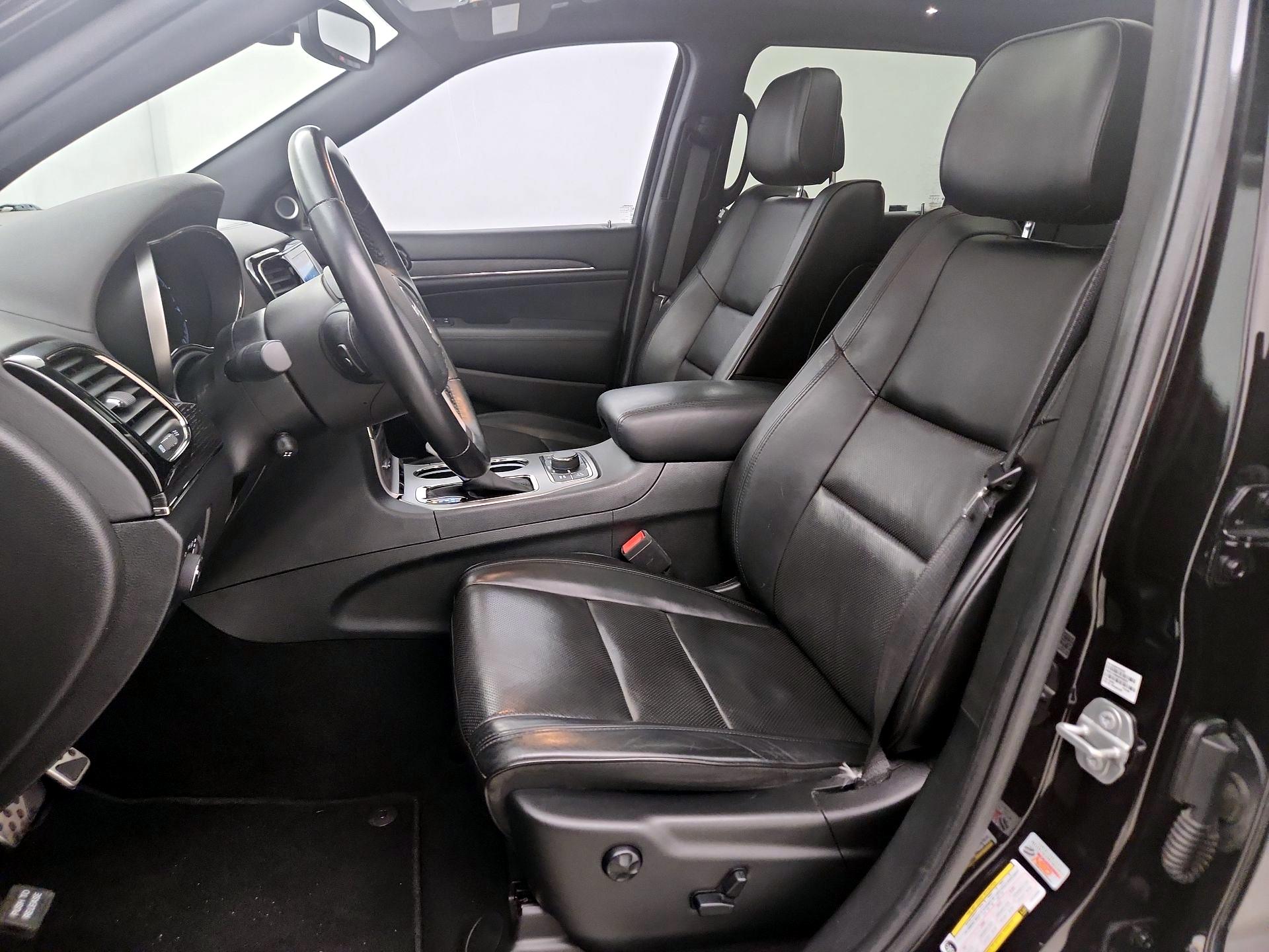 Thumbnail: 2020 Jeep Grand Cherokee - 11