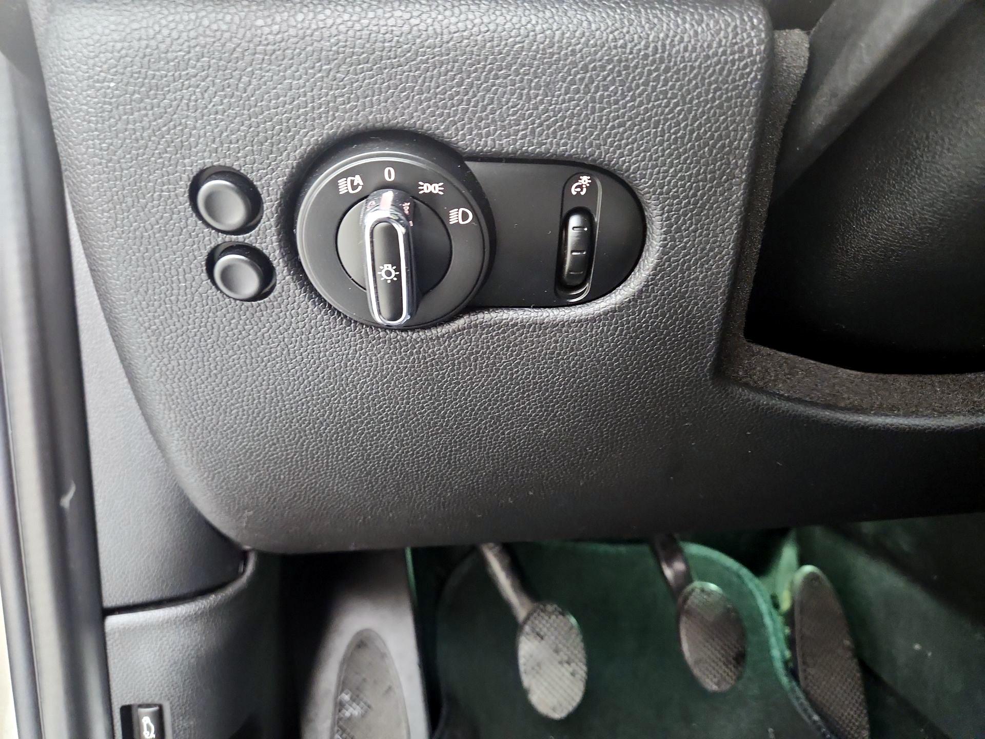 Thumbnail: 2019 MINI Cooper Hardtop - 13