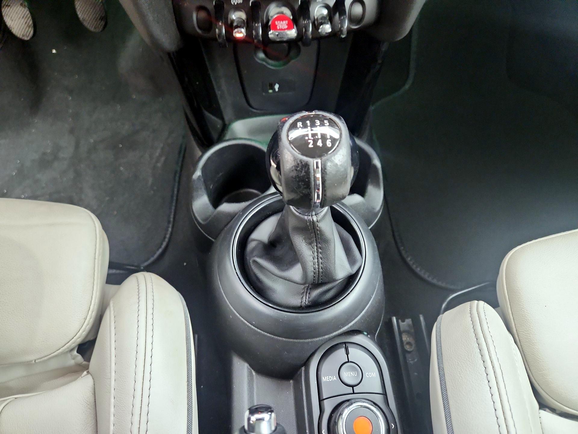 Thumbnail: 2019 MINI Cooper Hardtop - 17