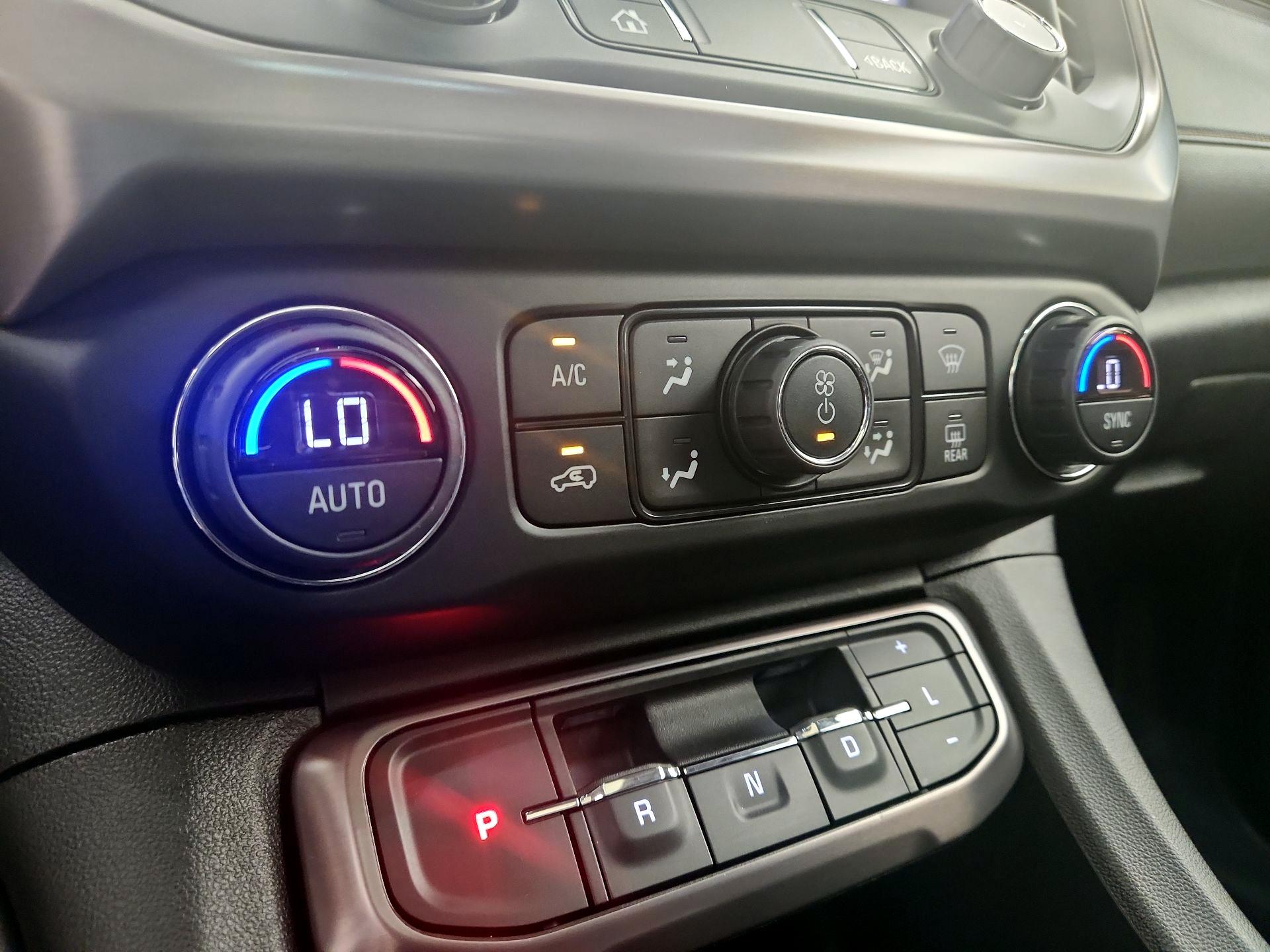 Thumbnail: 2022 GMC Acadia - 16