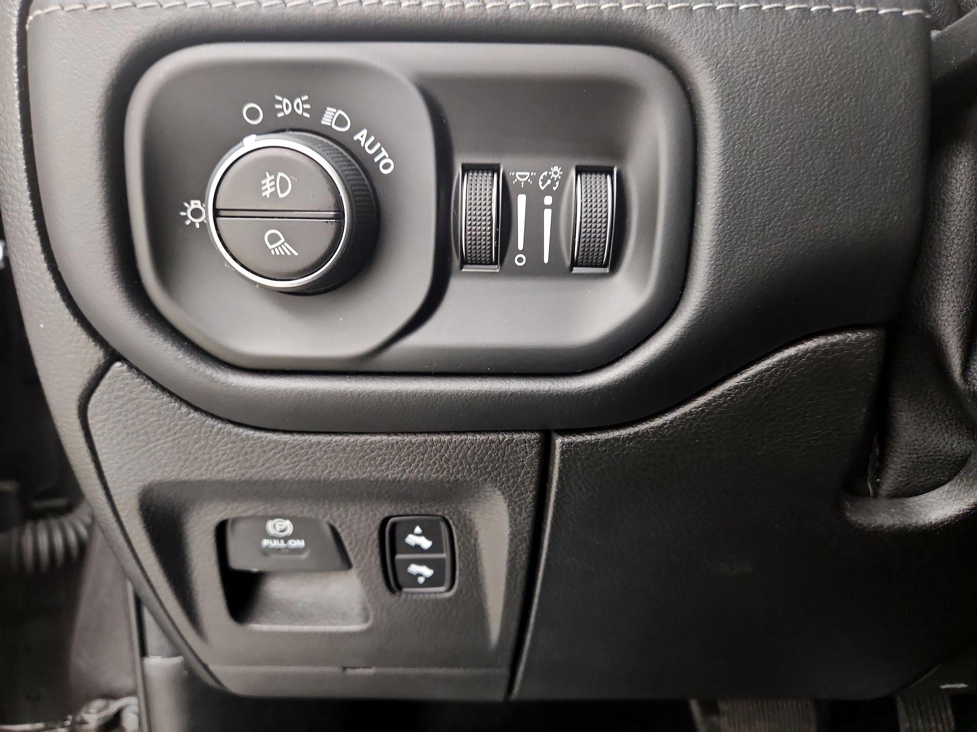 Thumbnail: 2019 RAM 1500 - 13