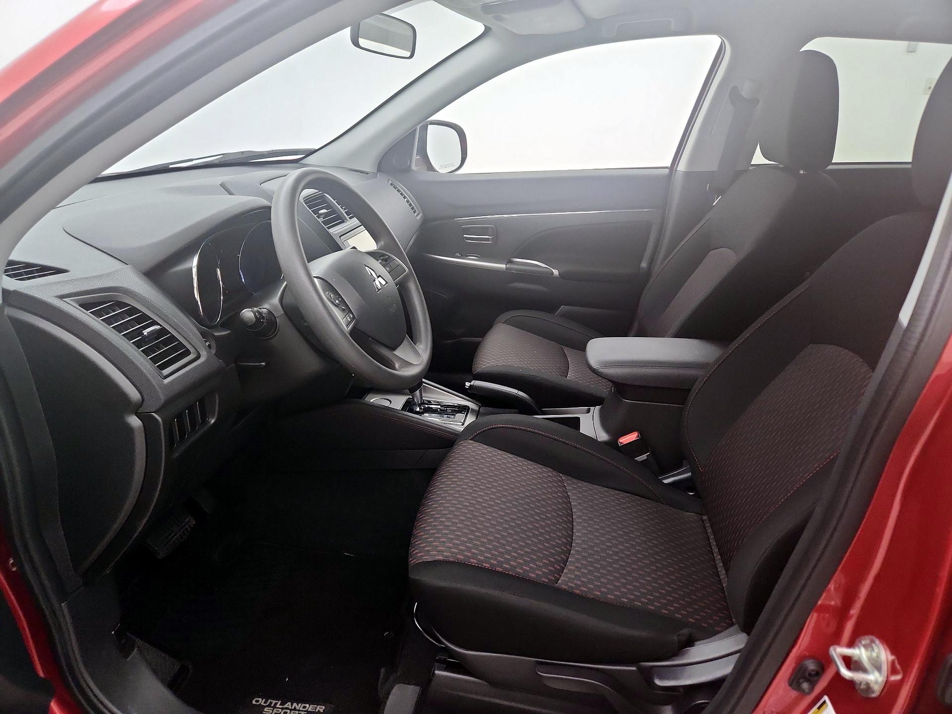 Thumbnail: 2019 Mitsubishi Outlander Sport - 11
