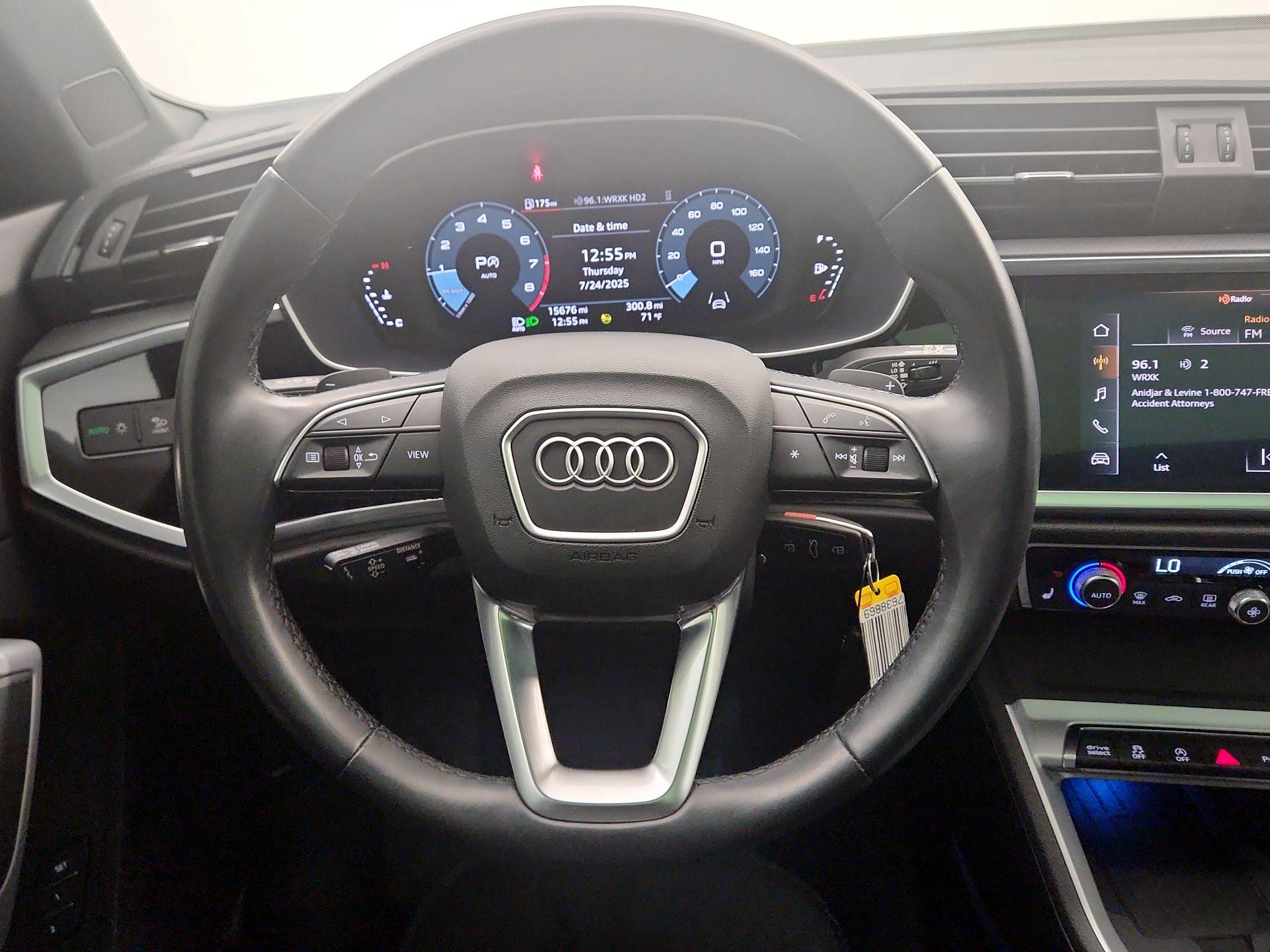 Thumbnail: 2022 Audi Q3 - 10