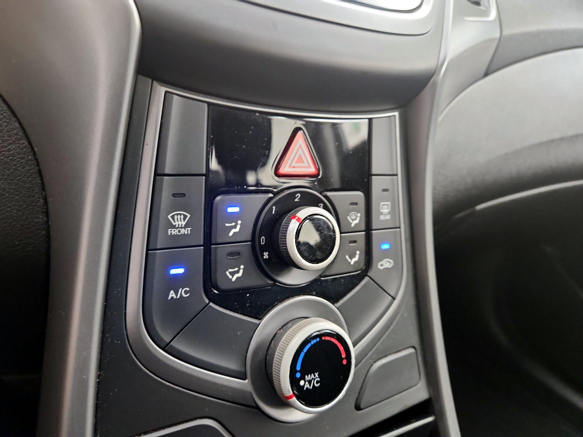 Thumbnail: 2015 Hyundai Elantra - 16