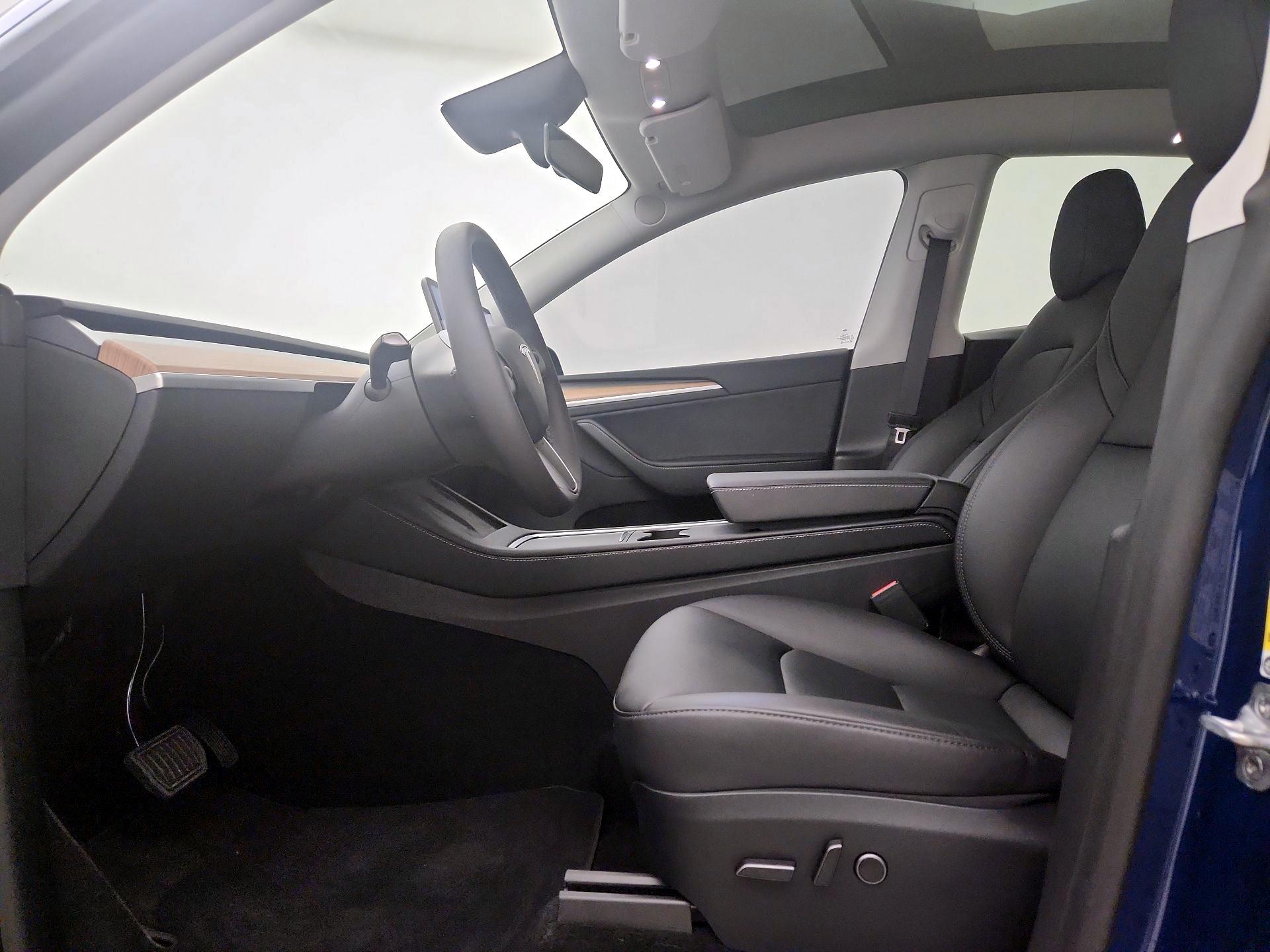 Thumbnail: 2023 Tesla Model Y - 11