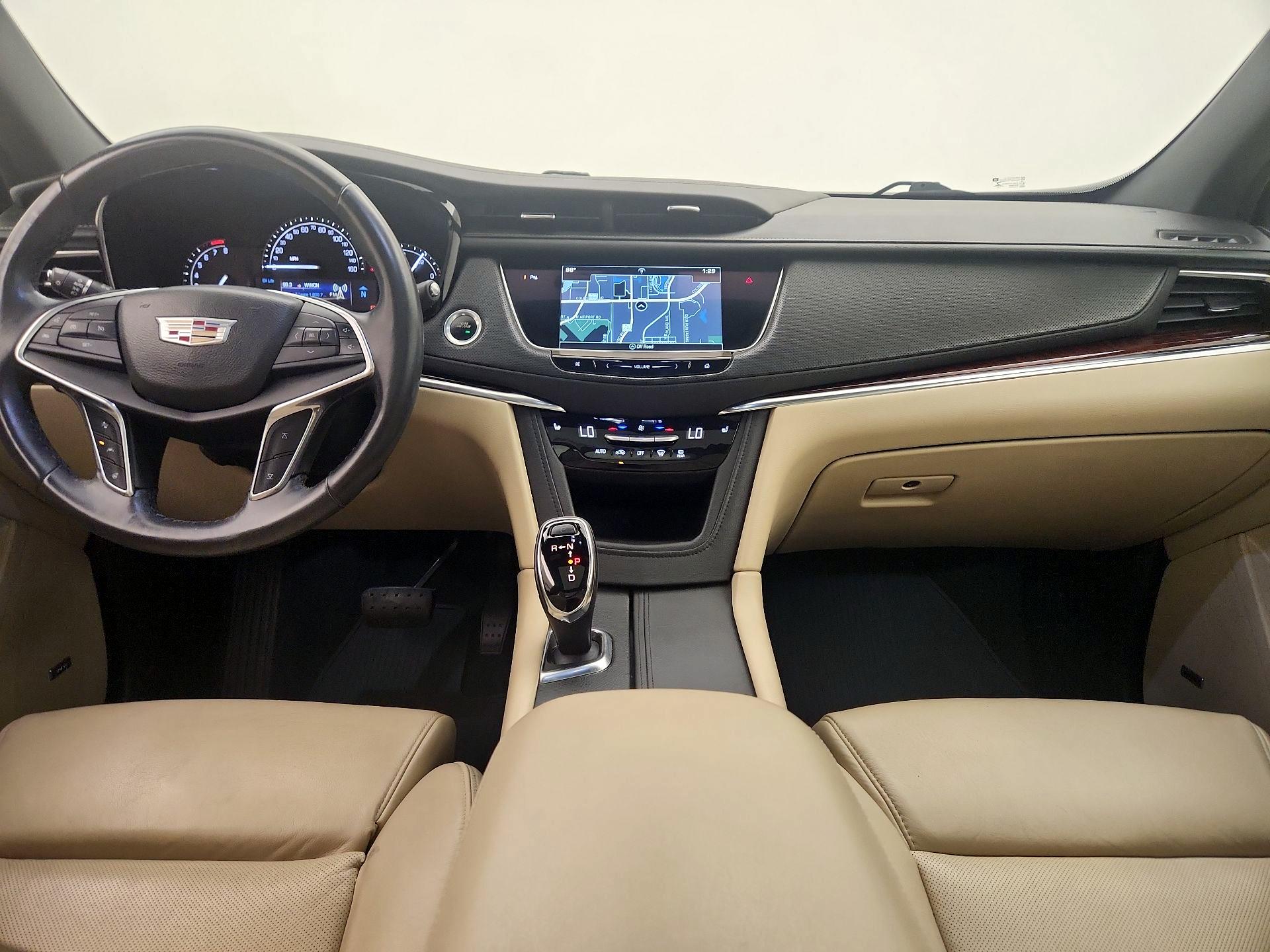 Thumbnail: 2017 Cadillac XT5 - 9