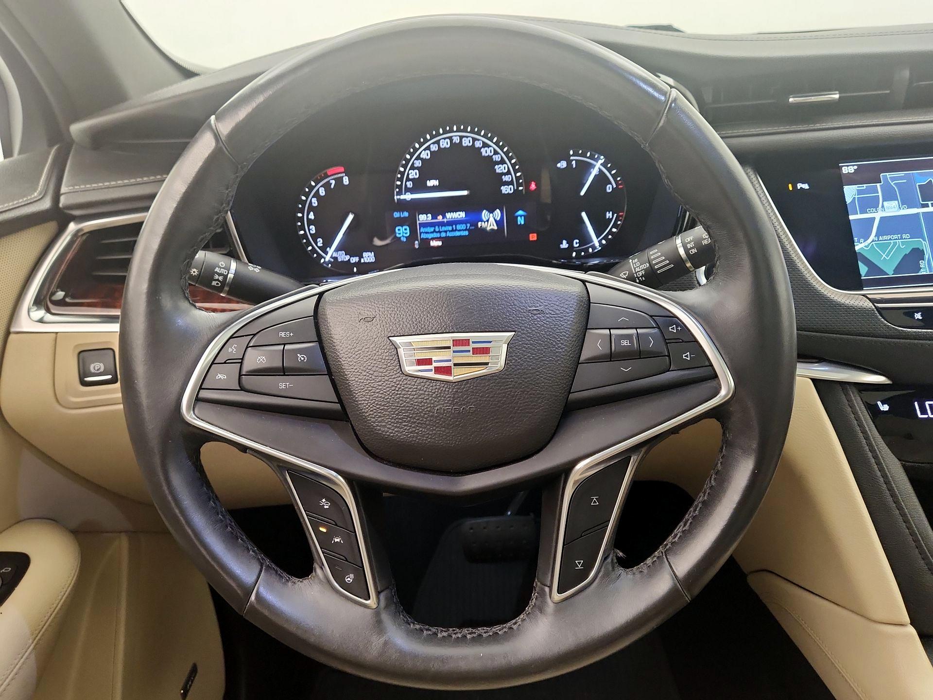 Thumbnail: 2017 Cadillac XT5 - 10