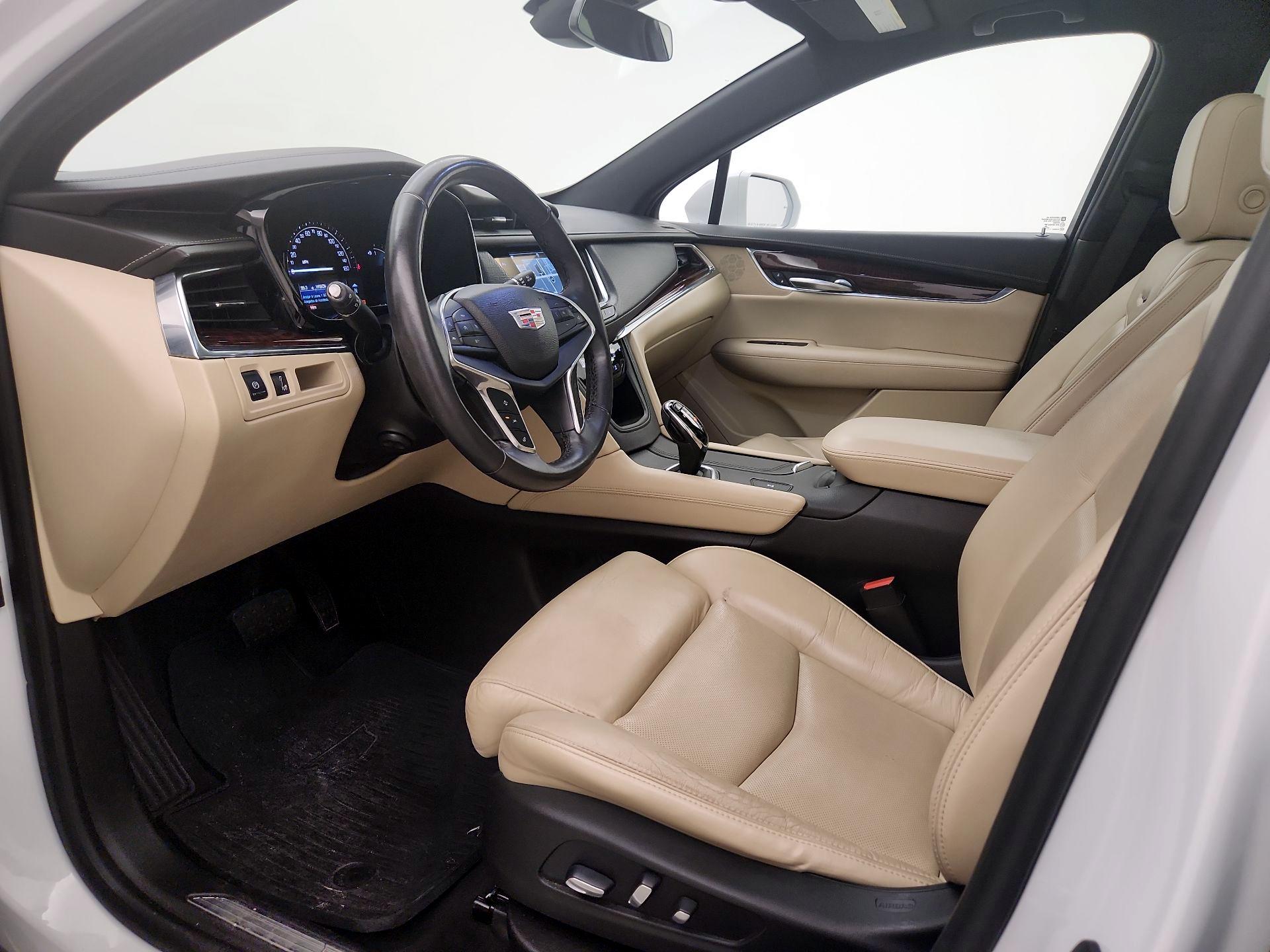 Thumbnail: 2017 Cadillac XT5 - 11