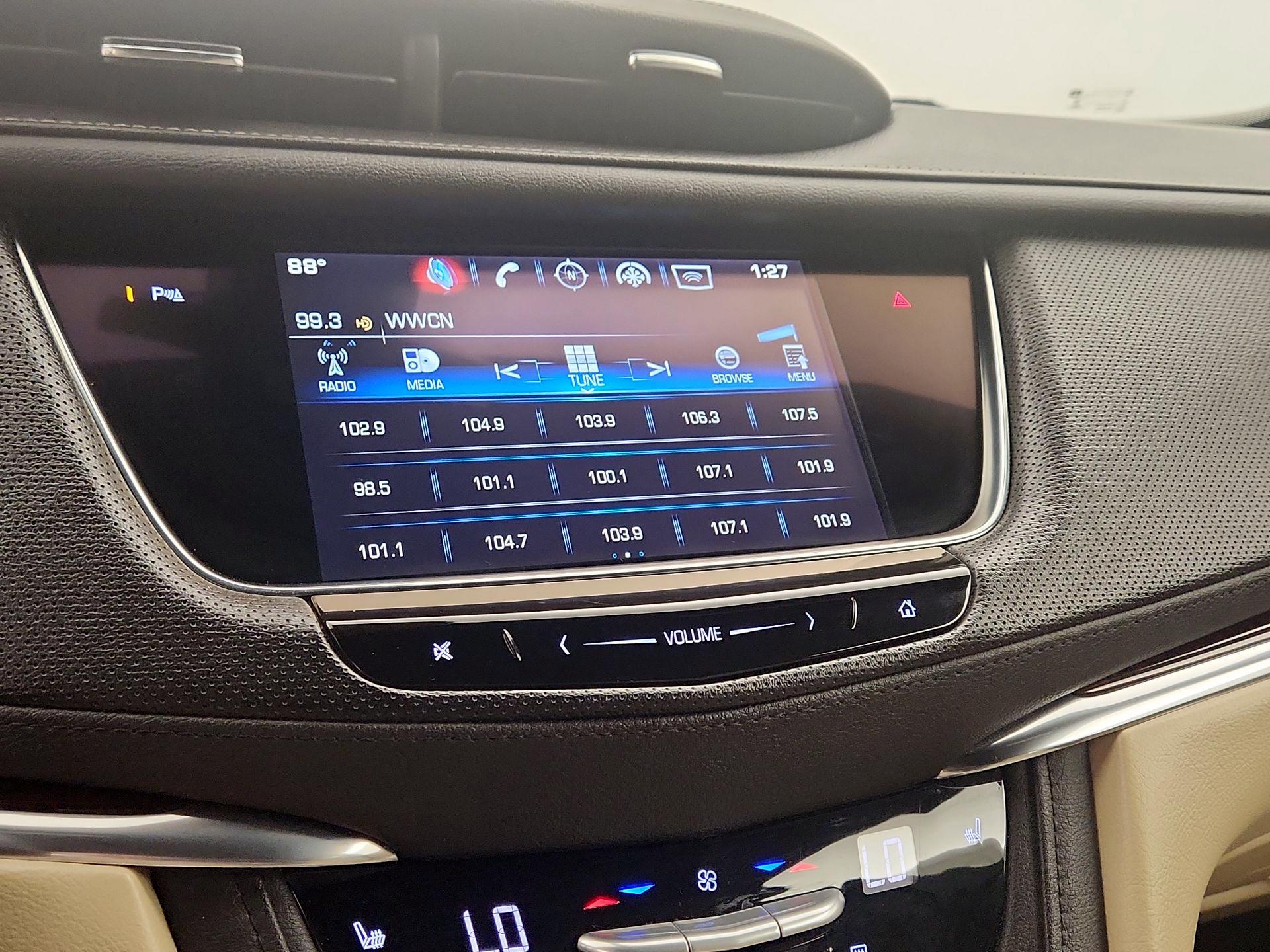 Thumbnail: 2017 Cadillac XT5 - 16