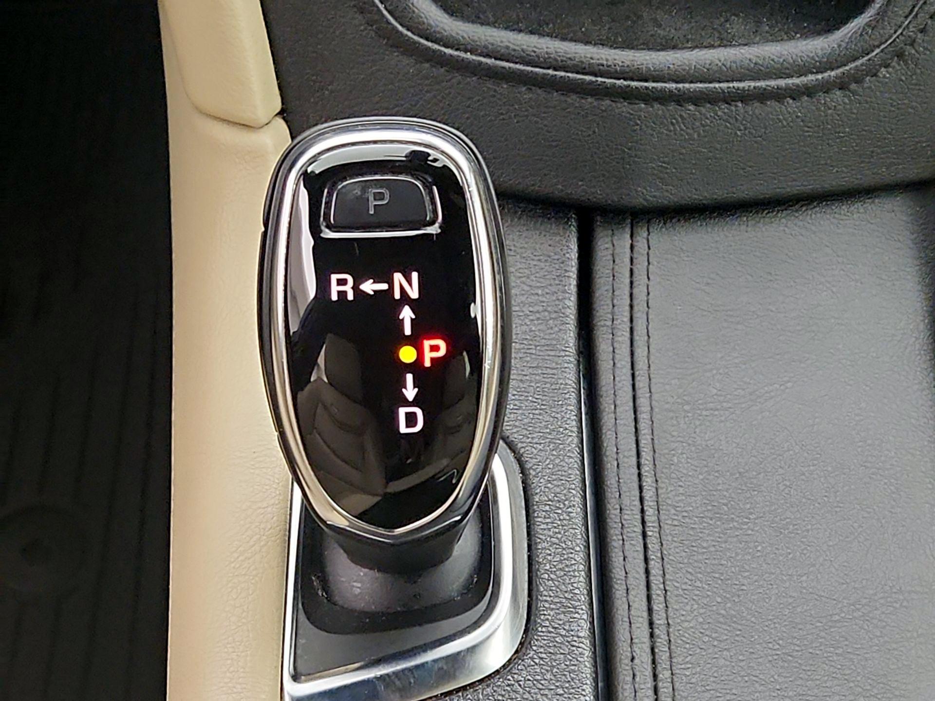 Thumbnail: 2017 Cadillac XT5 - 18