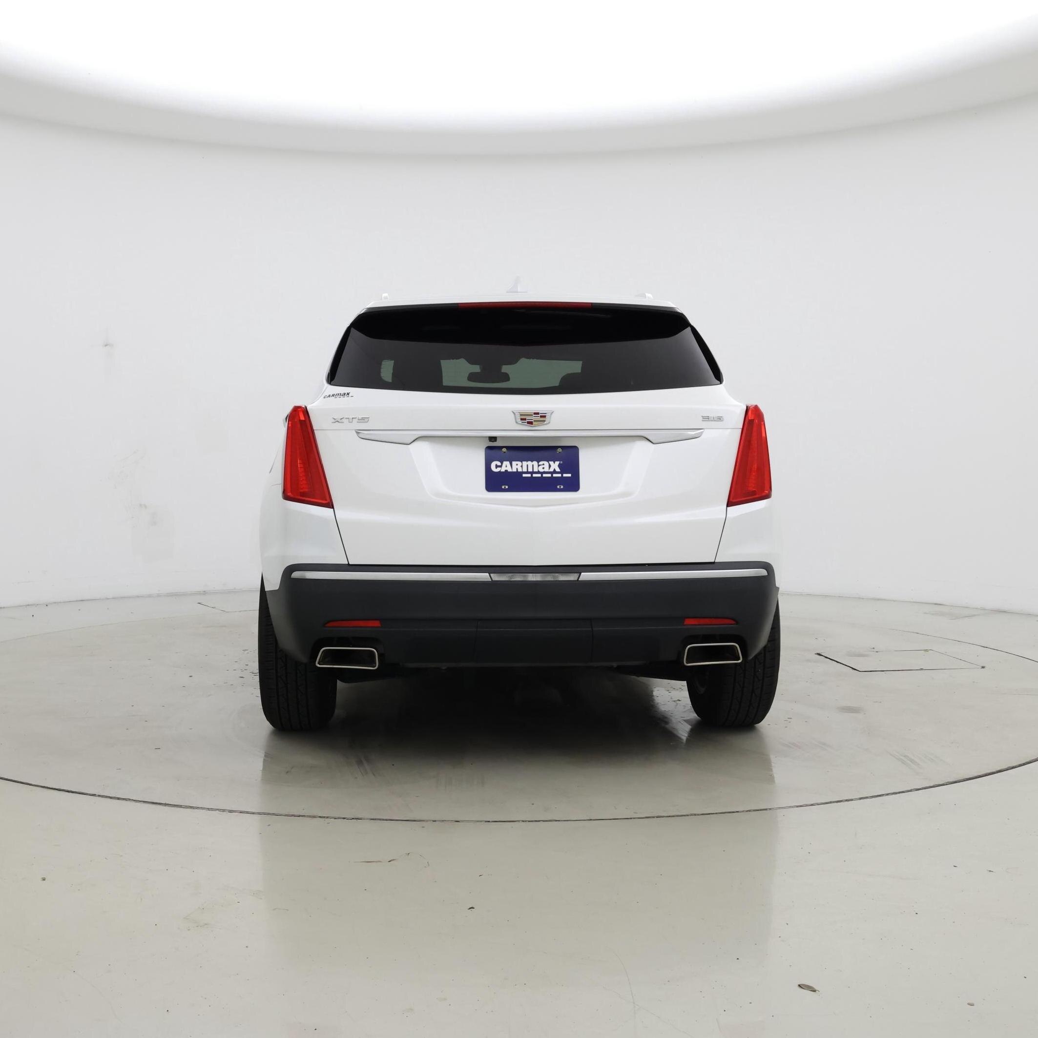 Thumbnail: 2017 Cadillac XT5 - 6