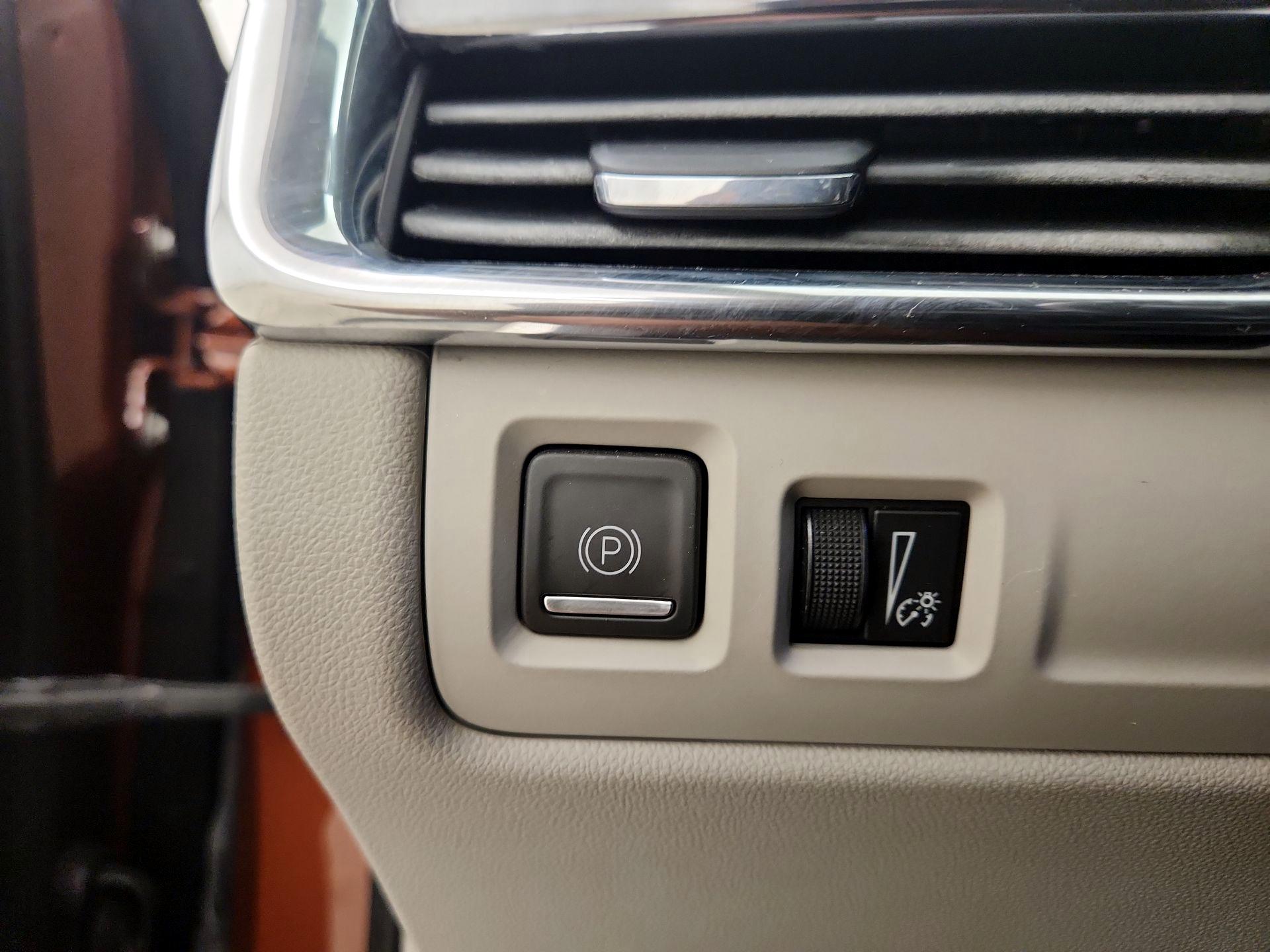 Thumbnail: 2019 Cadillac XT4 - 13
