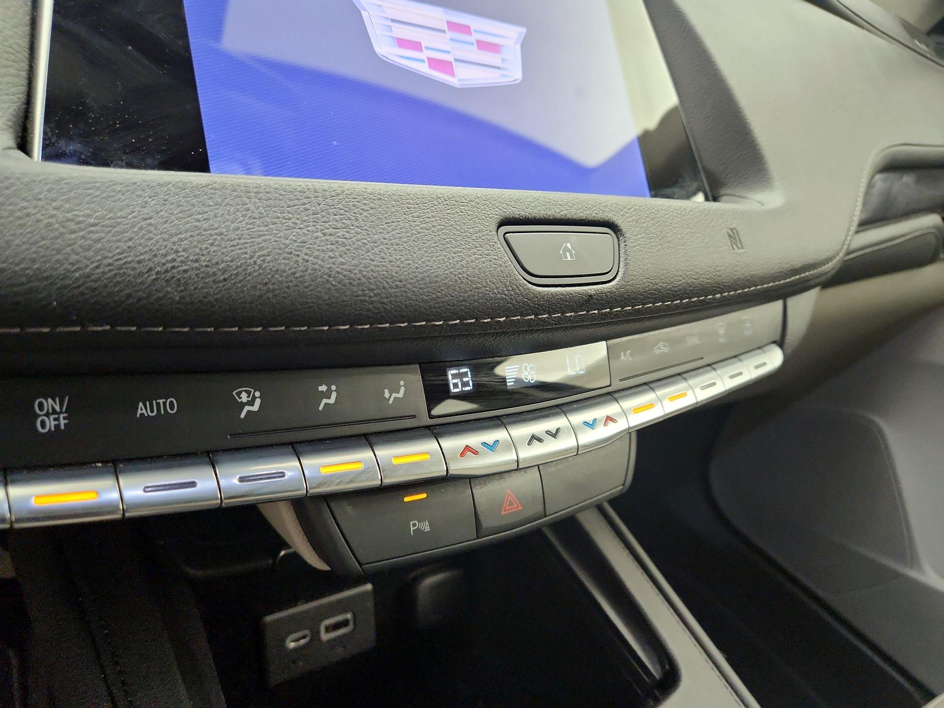 Thumbnail: 2019 Cadillac XT4 - 16