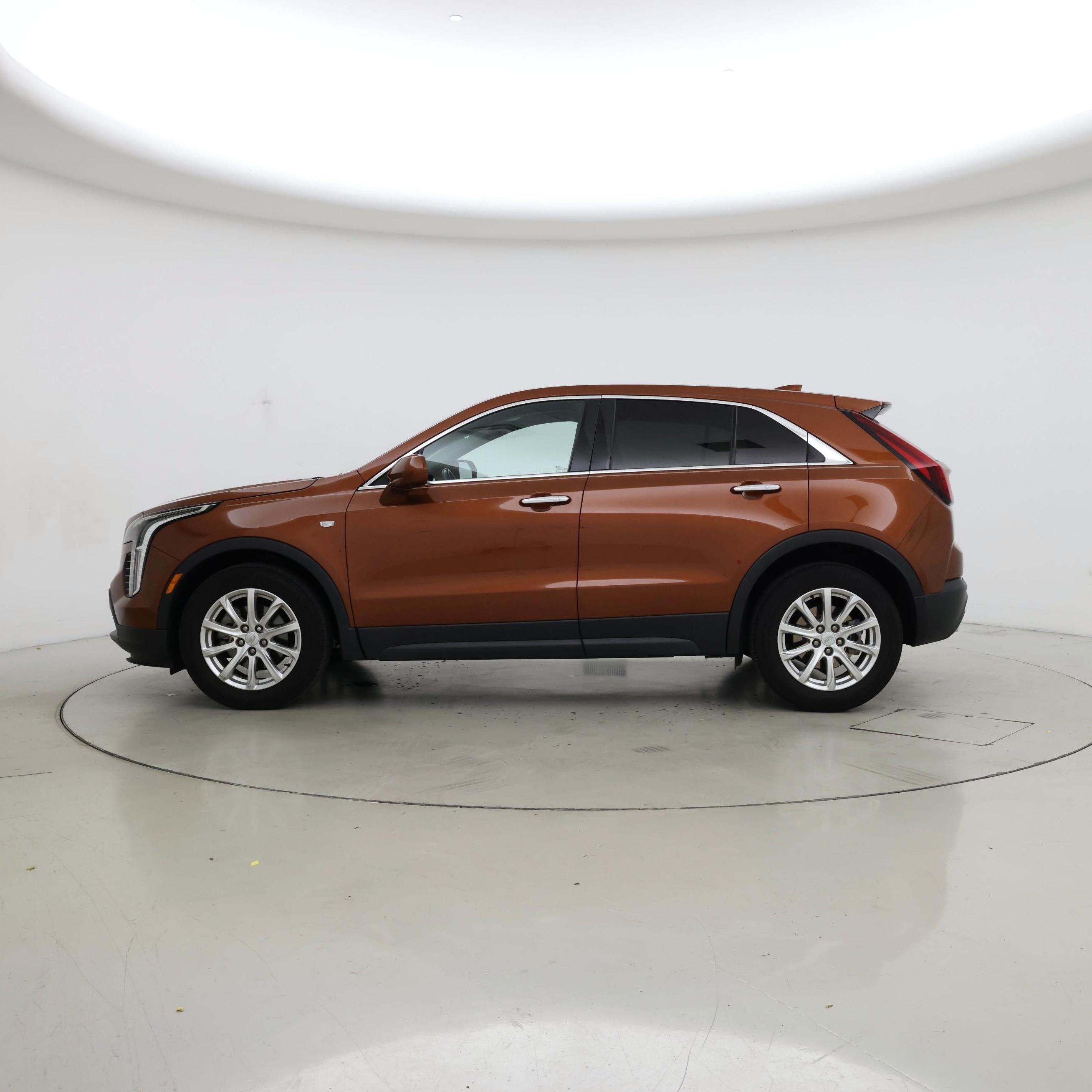 Thumbnail: 2019 Cadillac XT4 - 3
