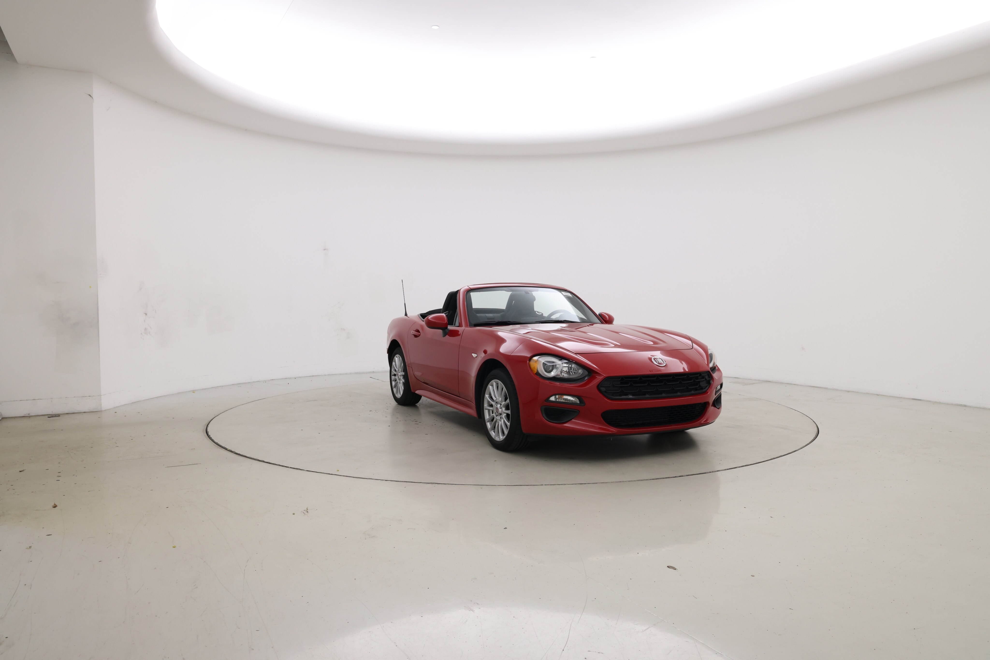 Thumbnail: 2018 Fiat 124 Spider - 9