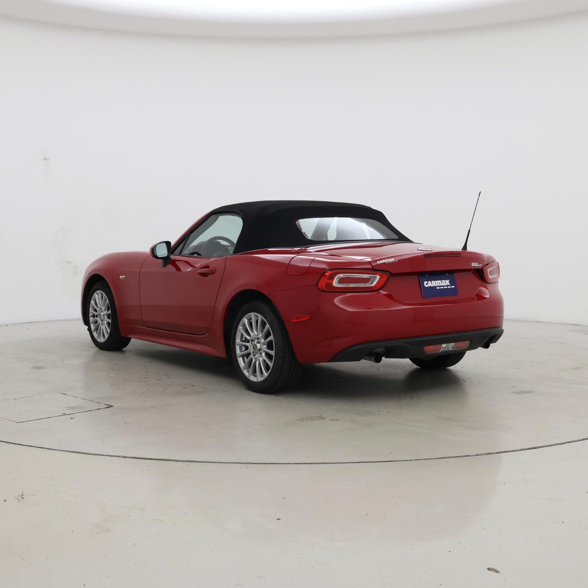 Thumbnail: 2018 Fiat 124 Spider - 2