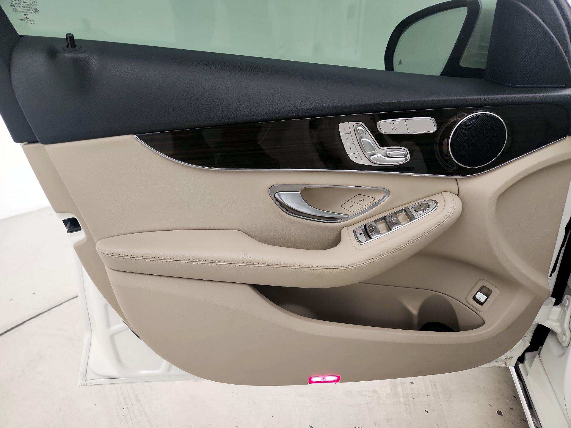 Thumbnail: 2018 Mercedes-Benz C-Class - 12