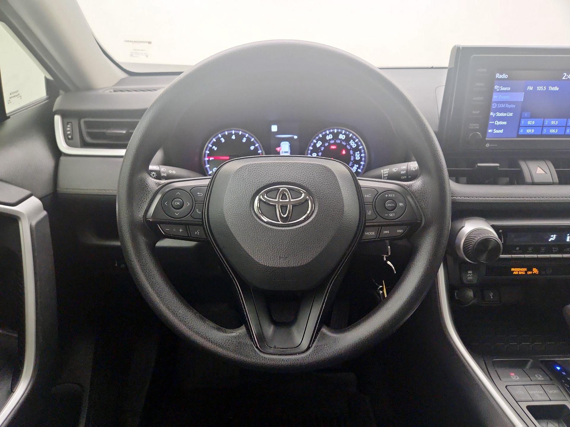 Thumbnail: 2022 Toyota RAV4 - 10
