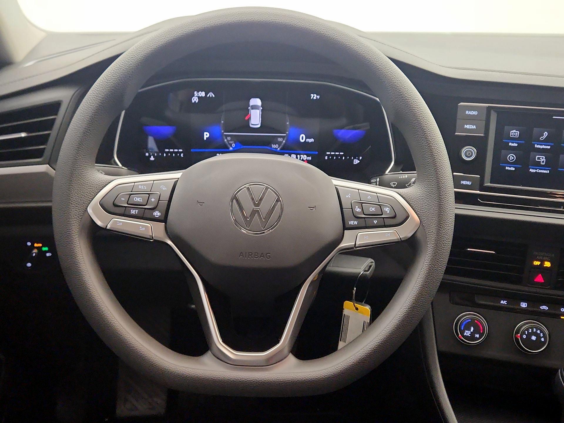 Thumbnail: 2023 Volkswagen Jetta - 10