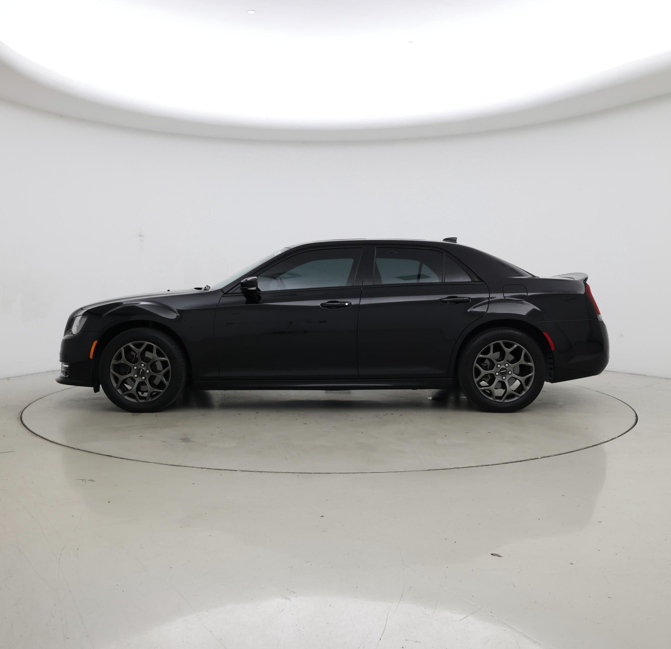 Thumbnail: 2018 Chrysler 300 - 3