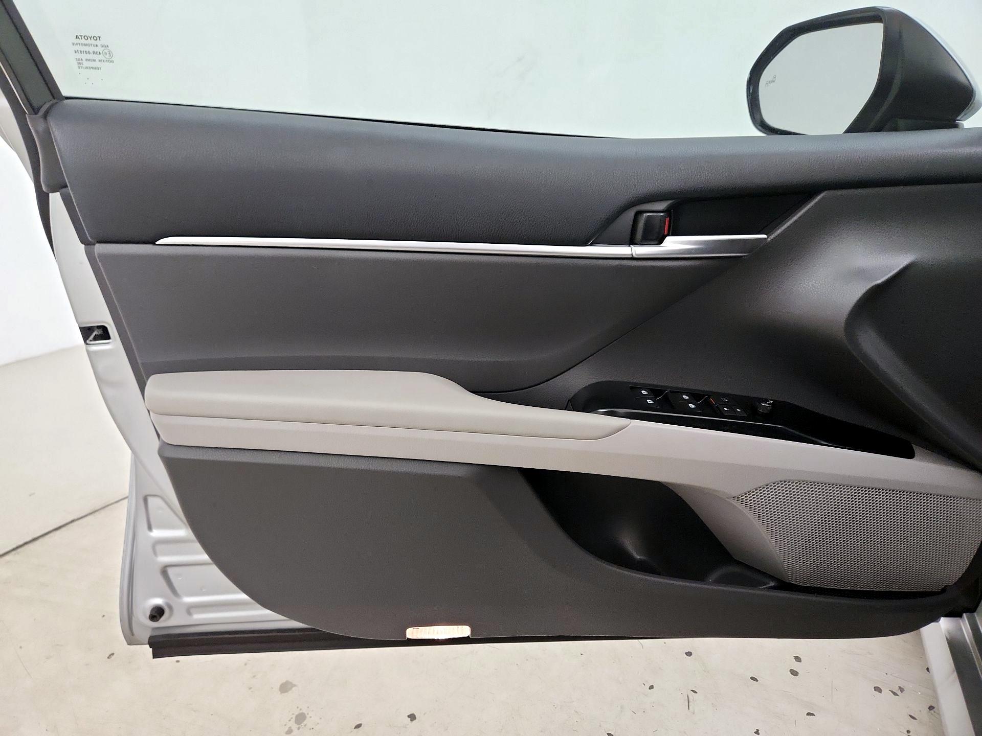 Thumbnail: 2018 Toyota Camry - 12