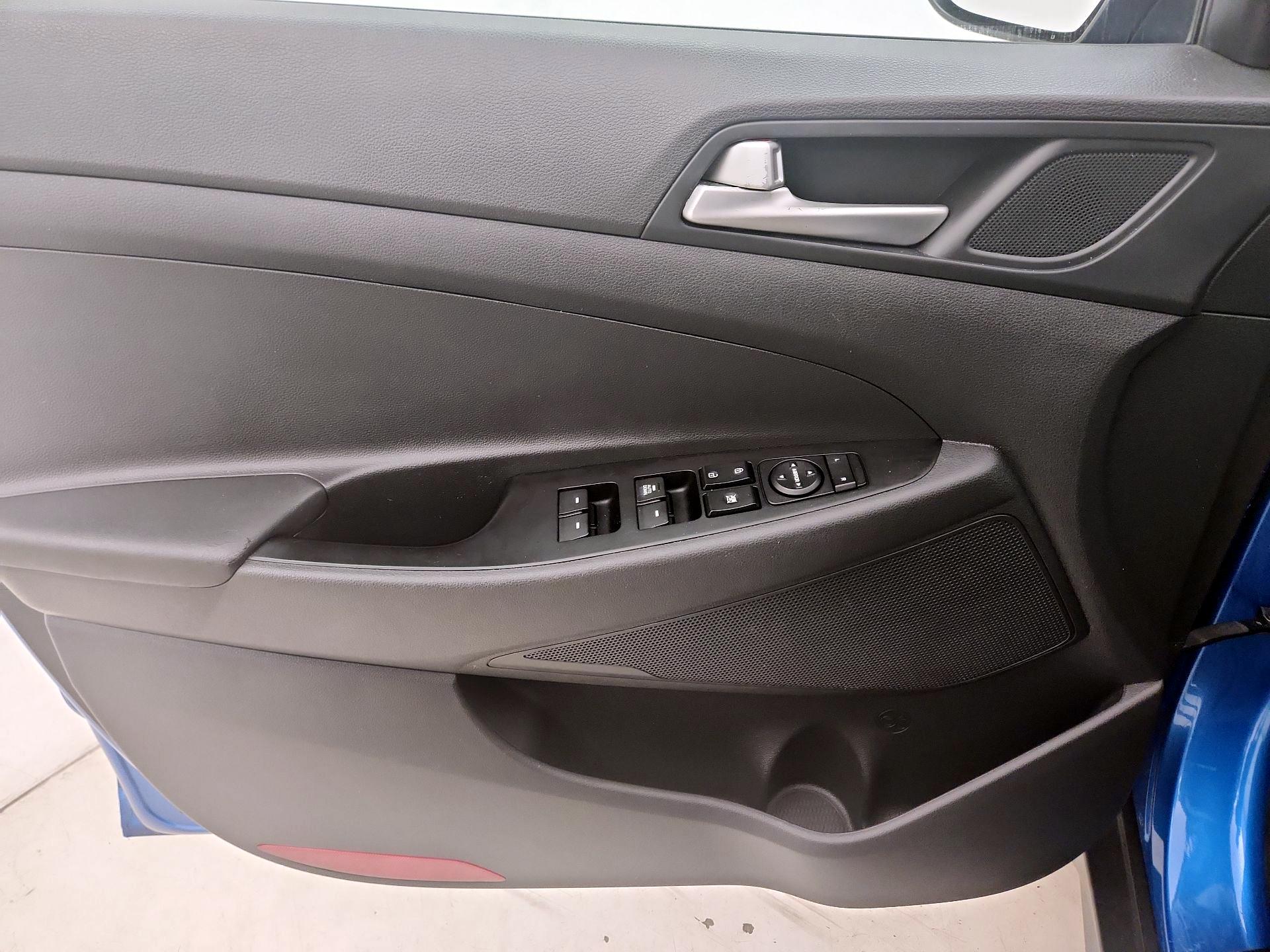 Thumbnail: 2019 Hyundai Tucson - 12