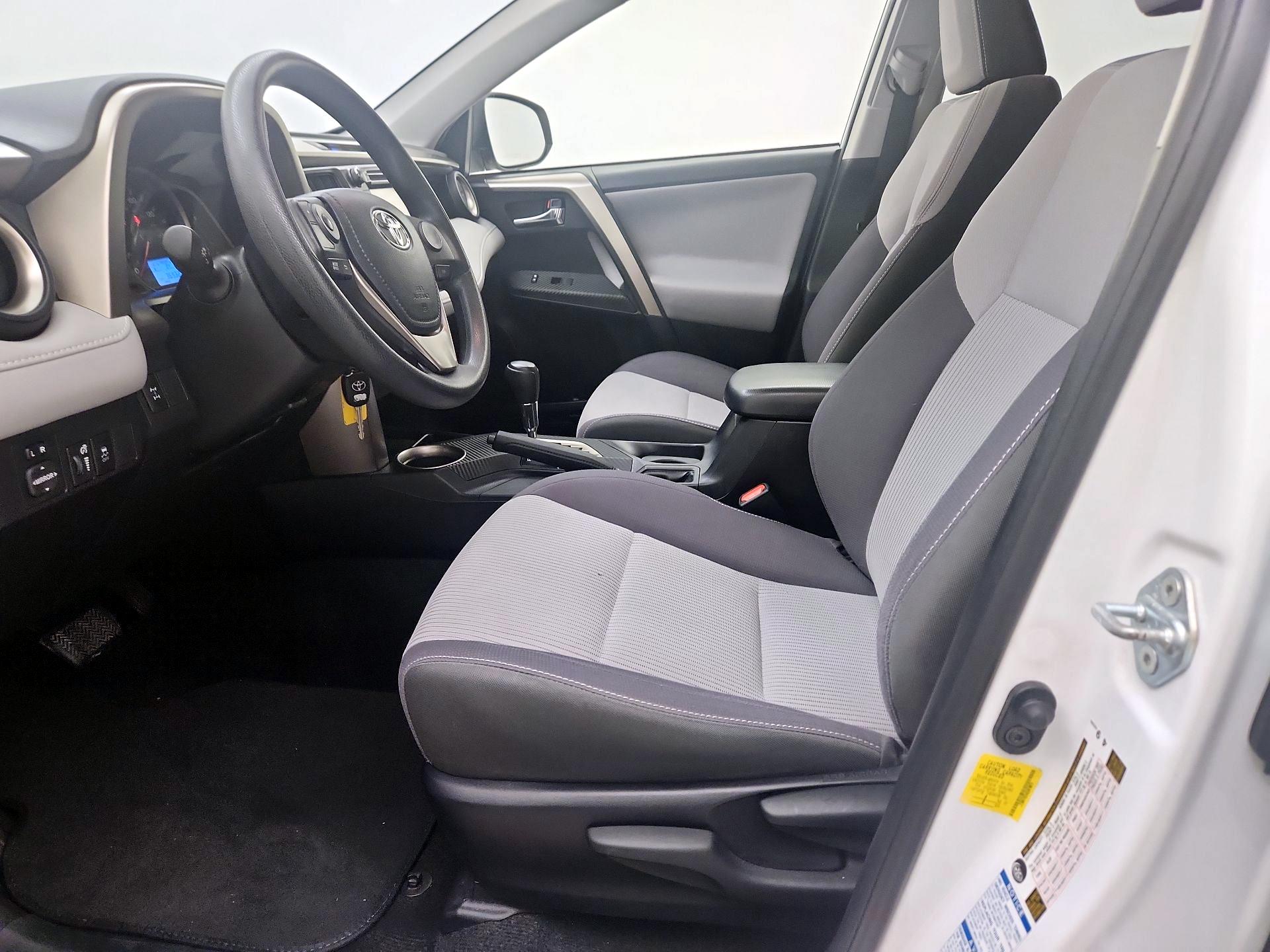 Thumbnail: 2014 Toyota RAV4 - 11