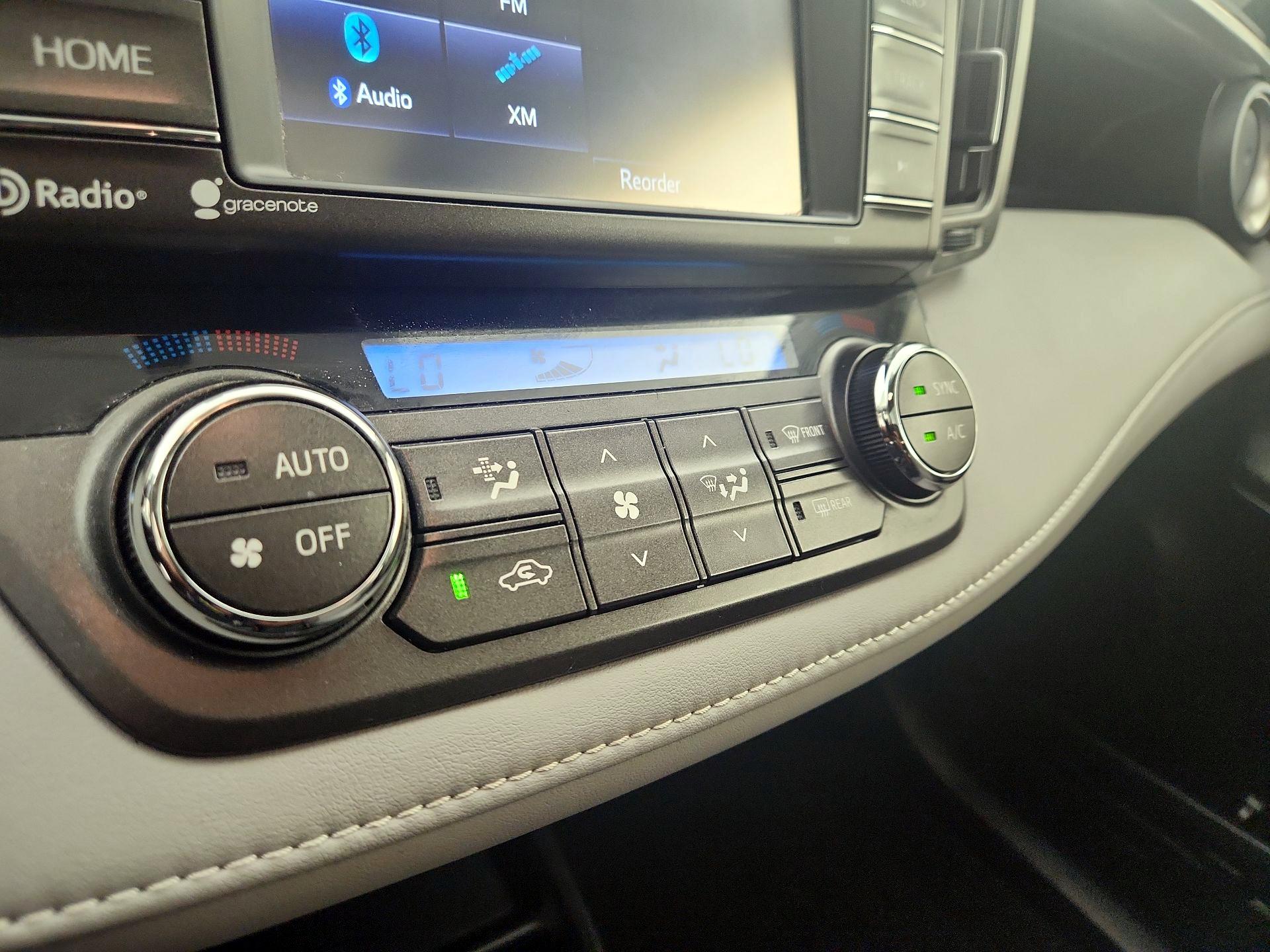 Thumbnail: 2014 Toyota RAV4 - 16