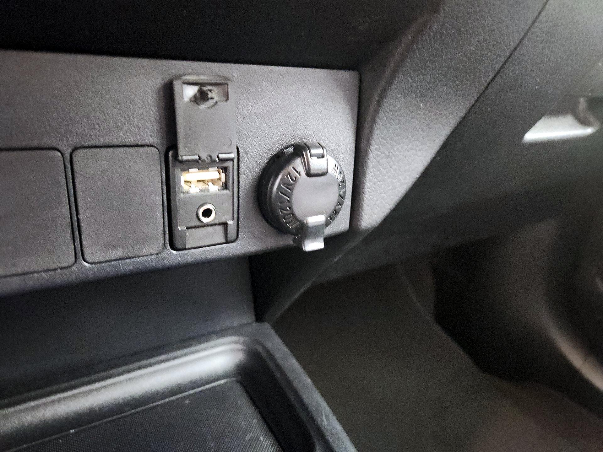 Thumbnail: 2014 Toyota RAV4 - 18