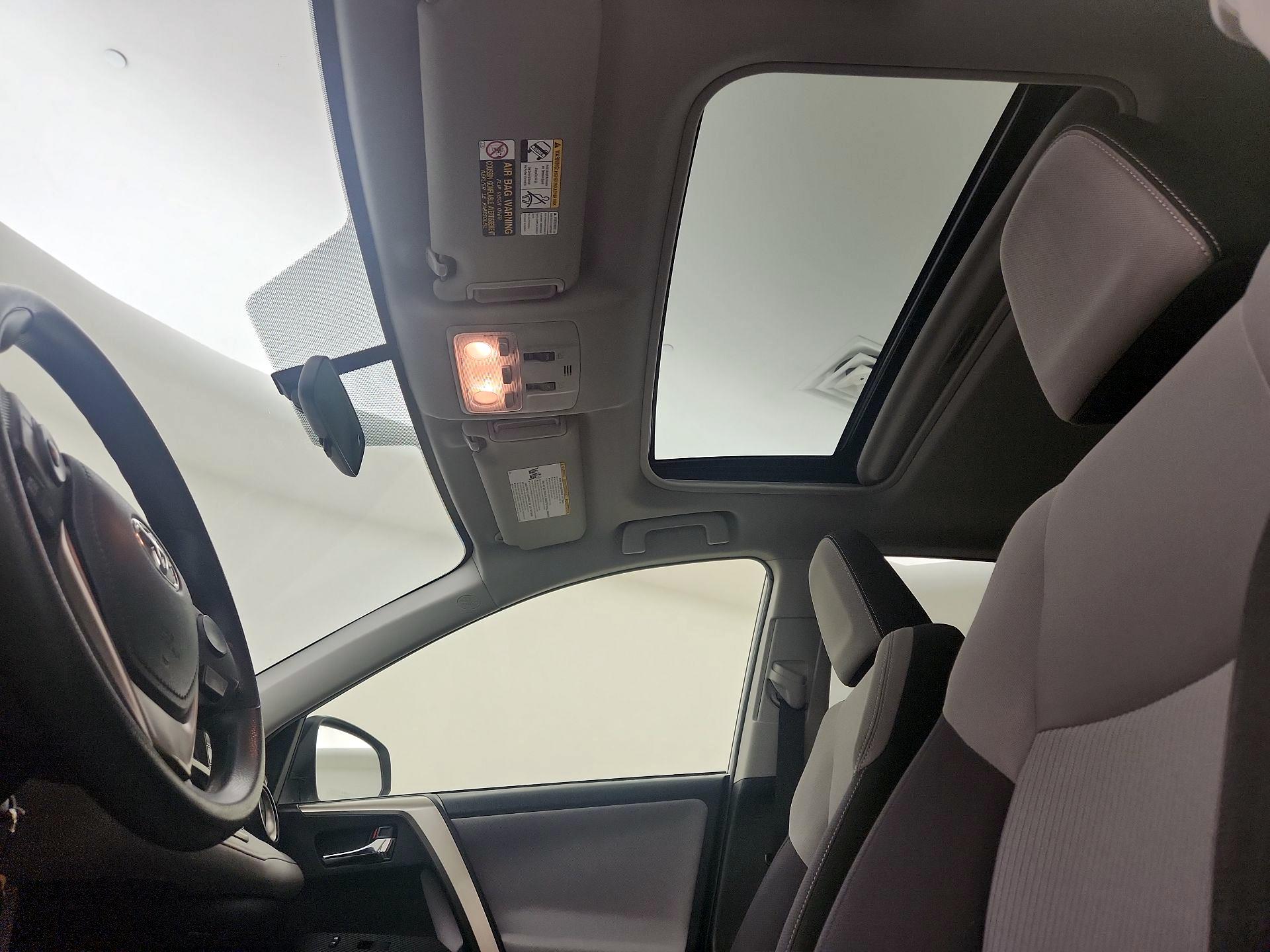 Thumbnail: 2014 Toyota RAV4 - 19