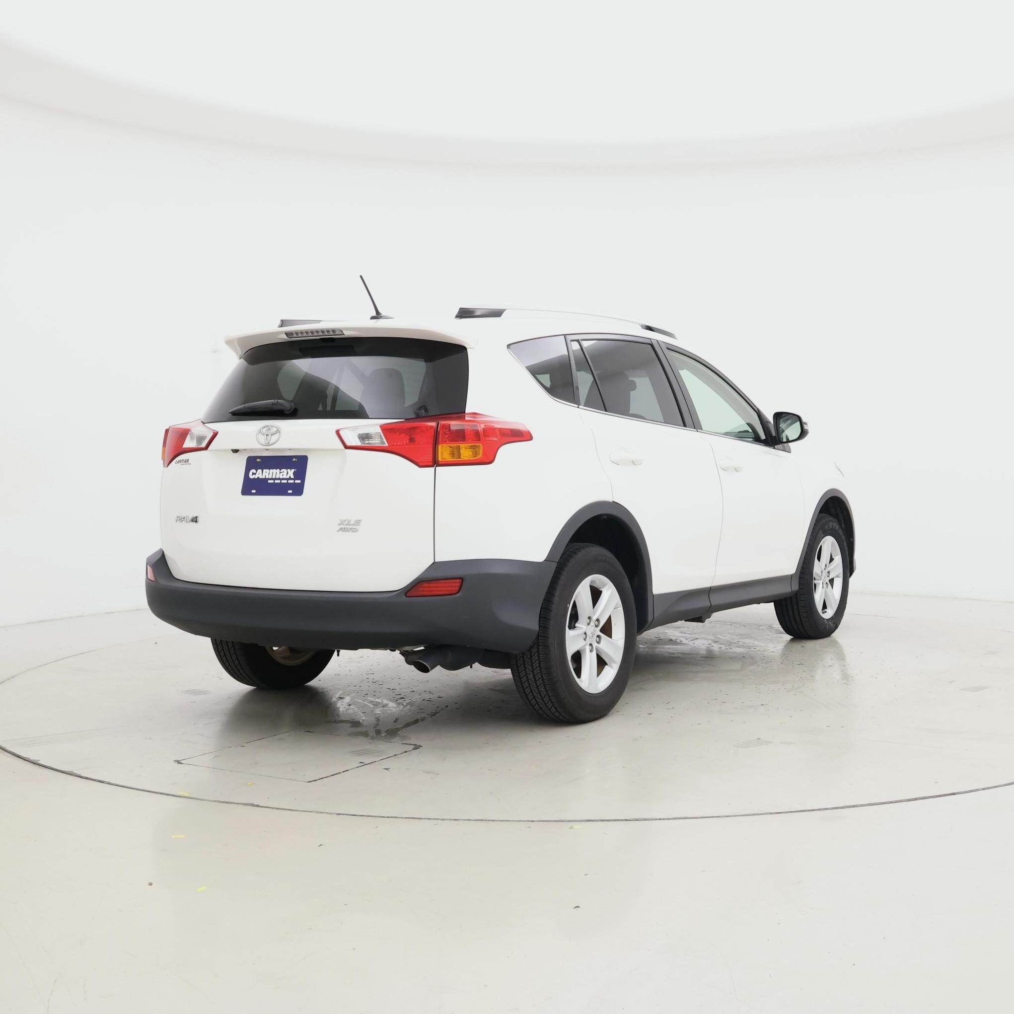 Thumbnail: 2014 Toyota RAV4 - 8