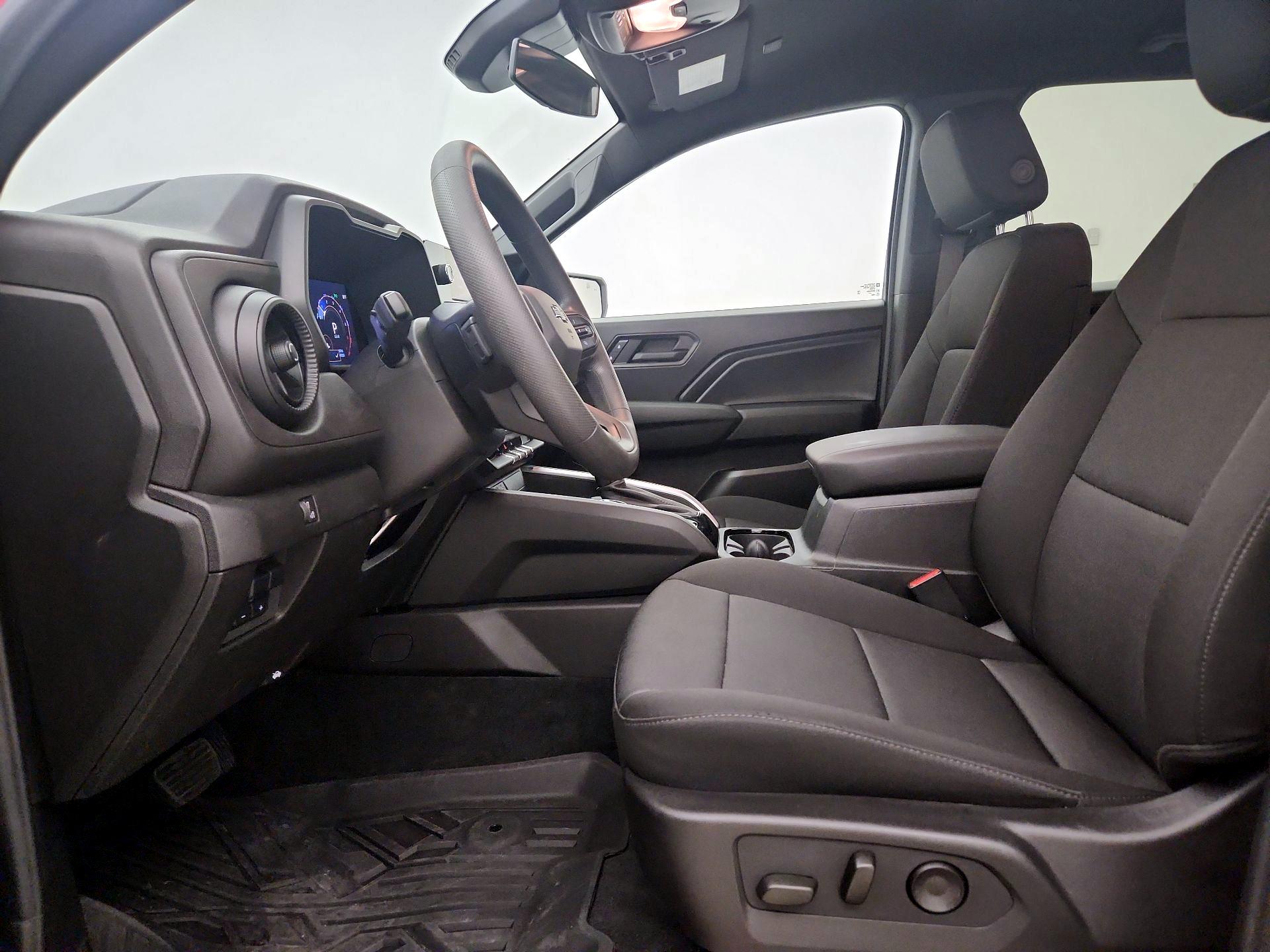 Thumbnail: 2024 Chevrolet Colorado - 11