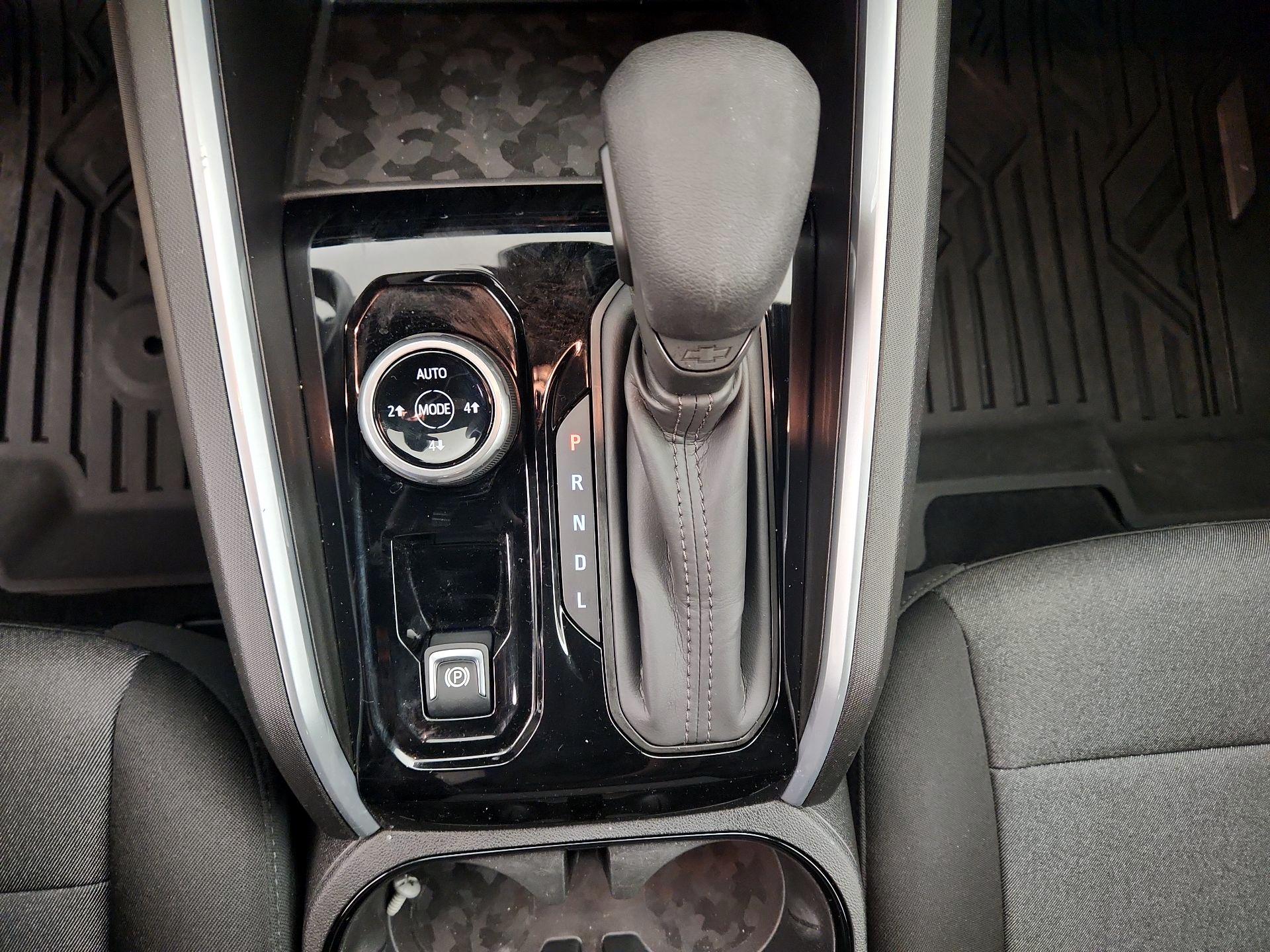 Thumbnail: 2024 Chevrolet Colorado - 18