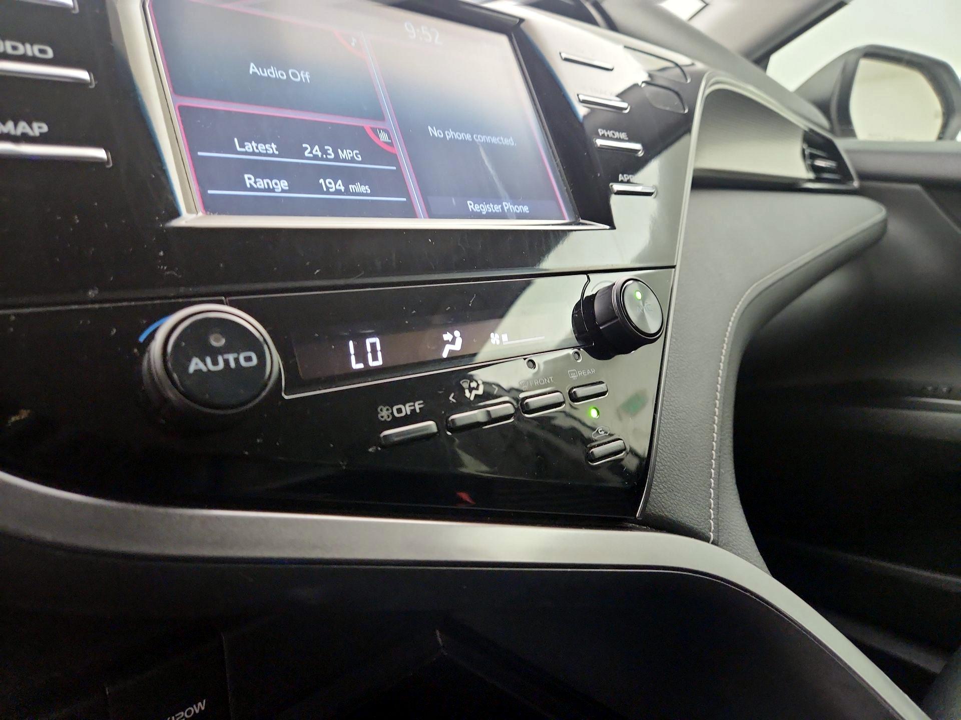 Thumbnail: 2019 Toyota Camry - 16