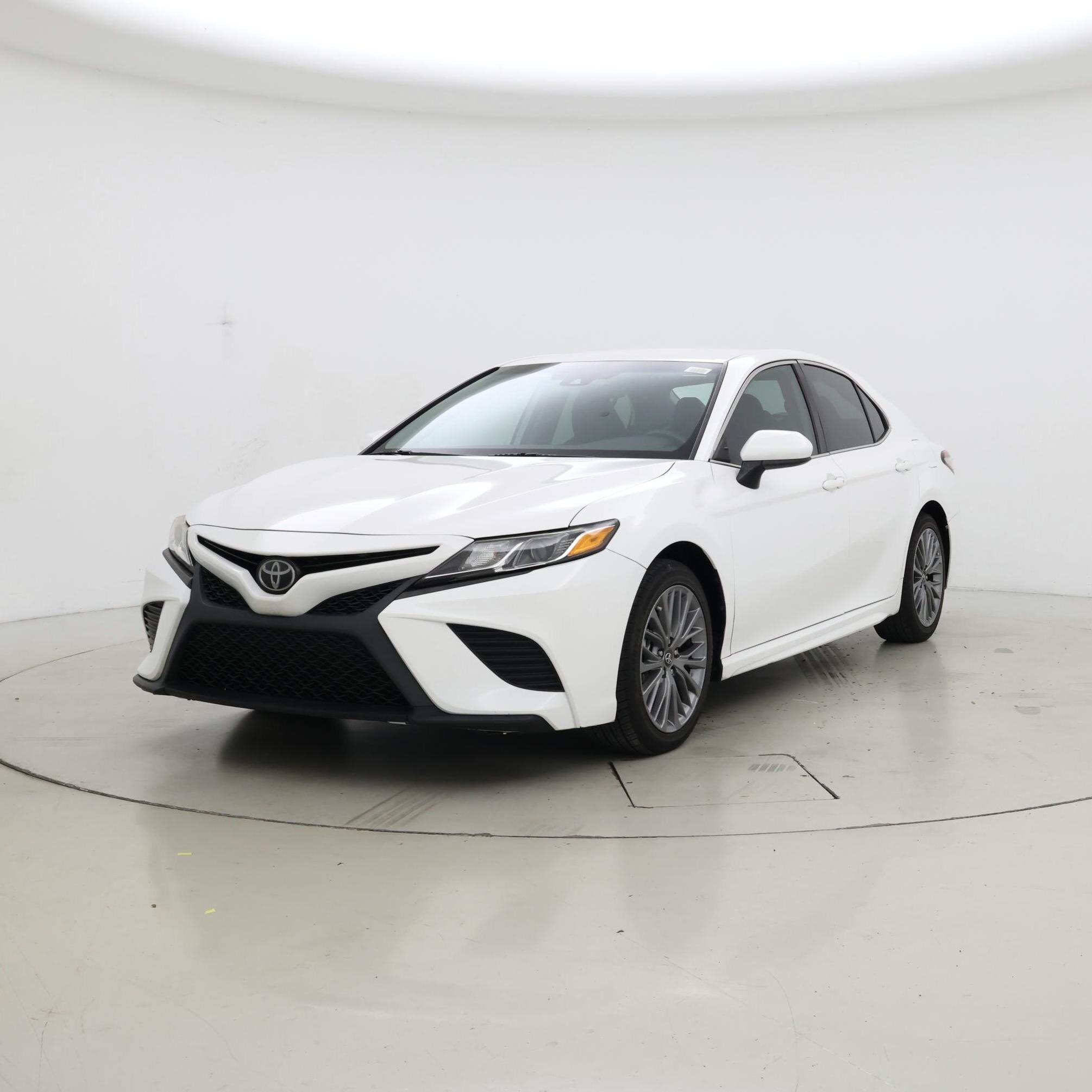 Thumbnail: 2019 Toyota Camry - 4