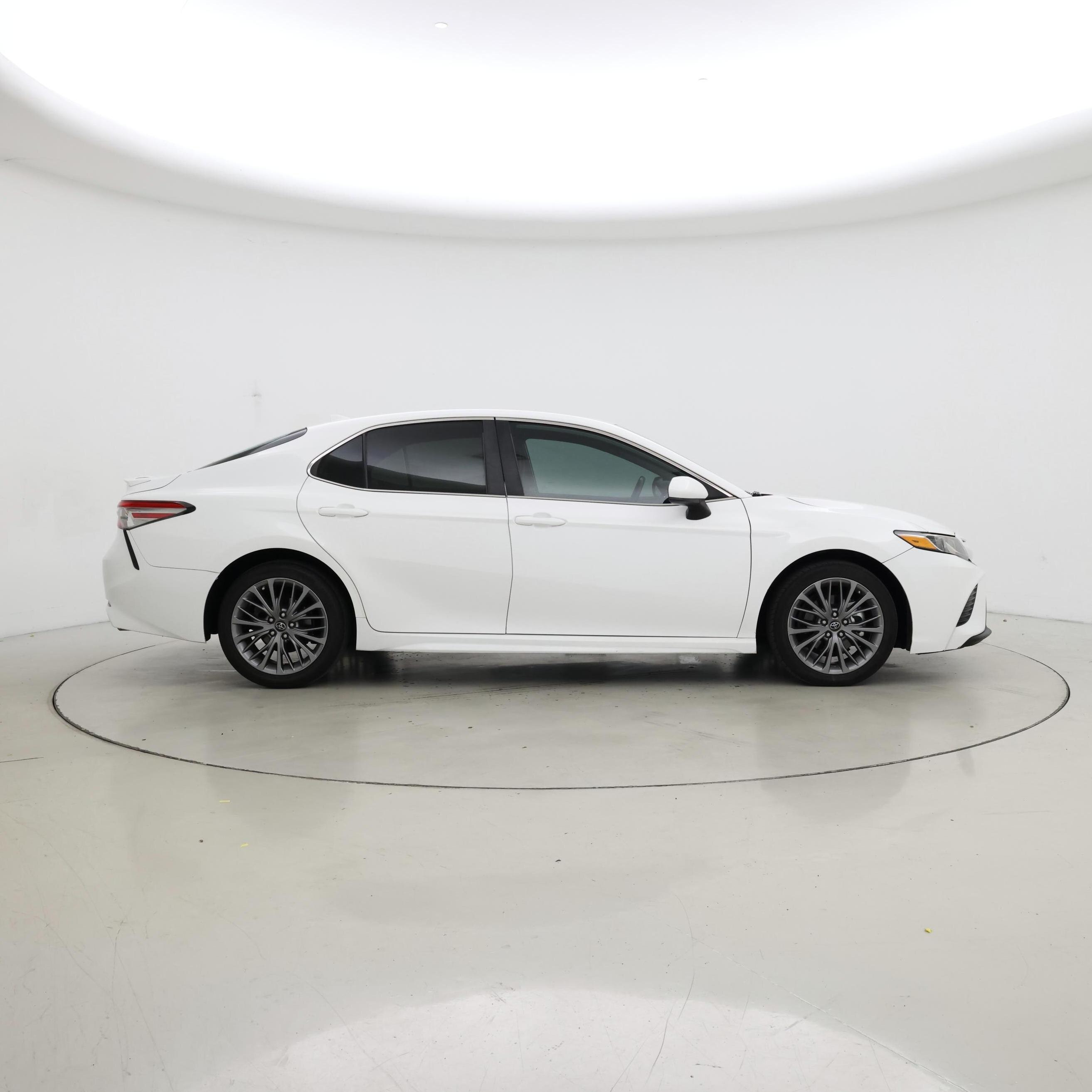 Thumbnail: 2019 Toyota Camry - 7